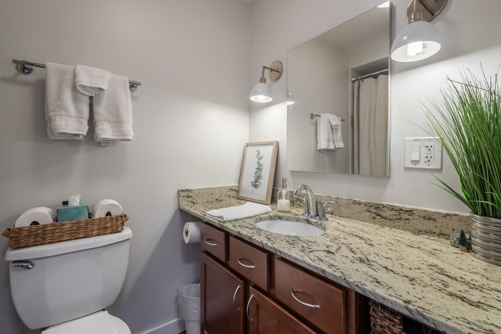 3033 N Sheridan Road Unit: 1203