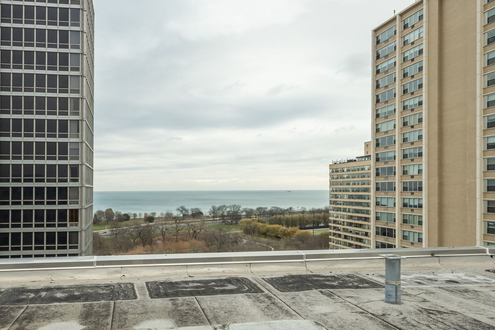 3033 N Sheridan Road Unit: 1203