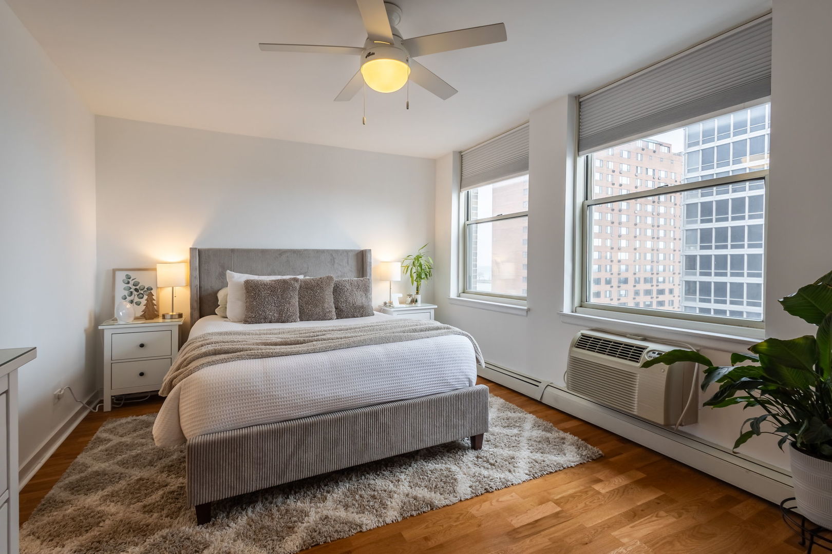 3033 N Sheridan Road Unit: 1203