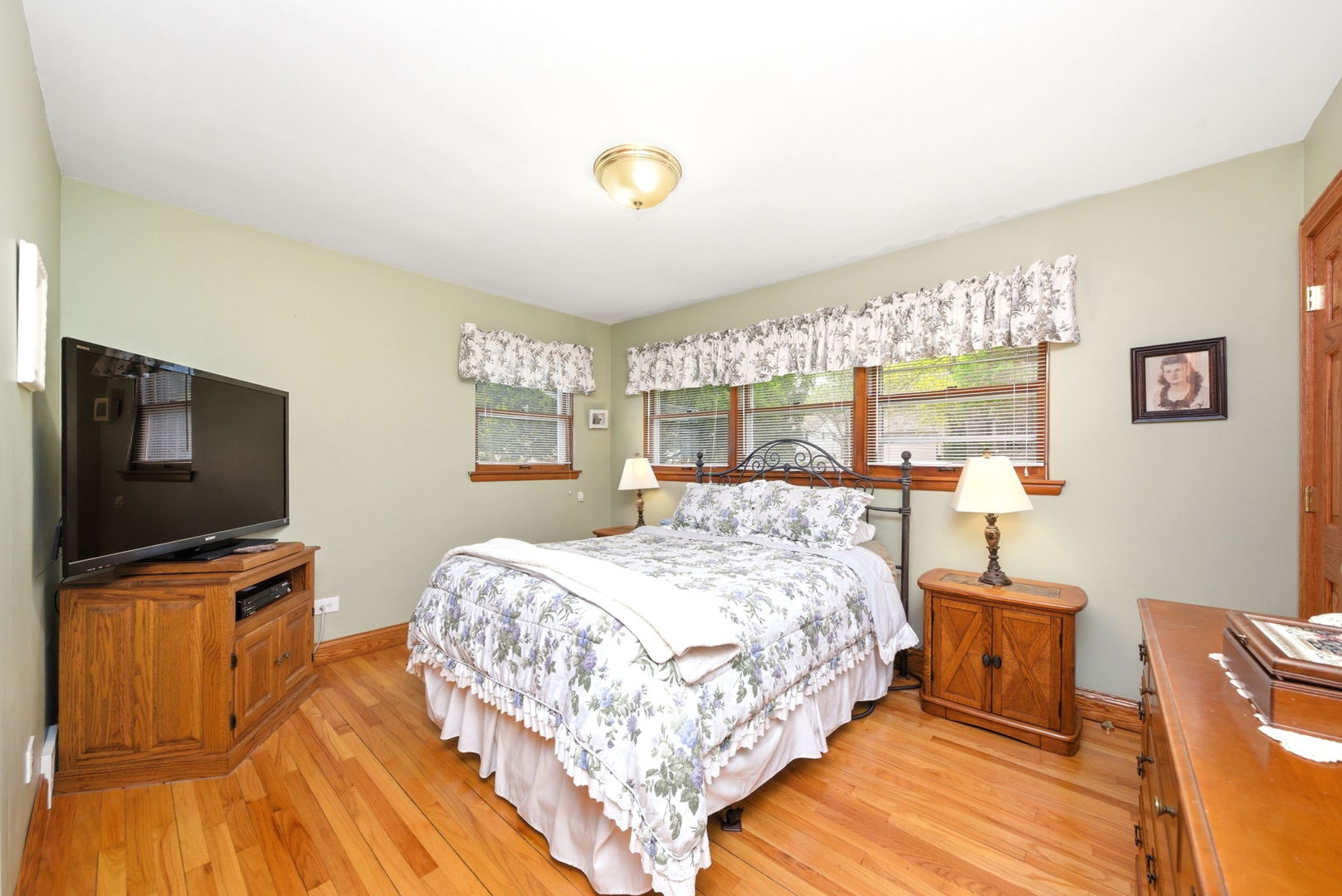 3934 Elm Street