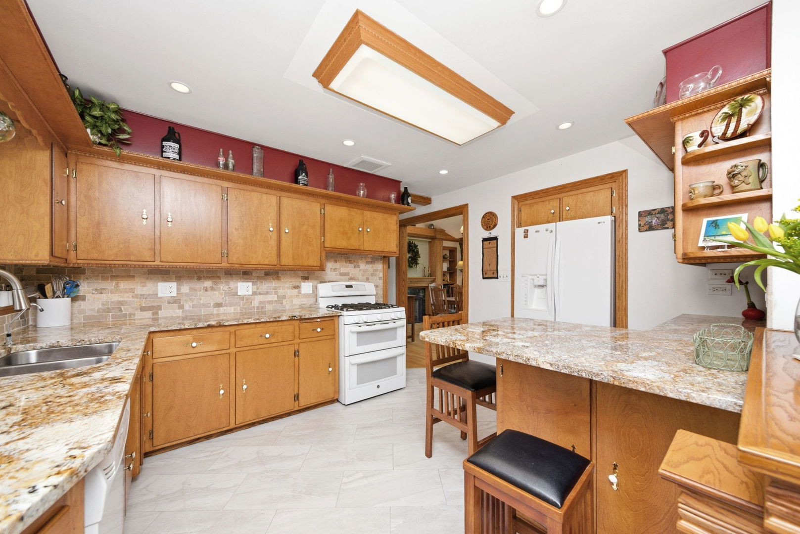 3934 Elm Street