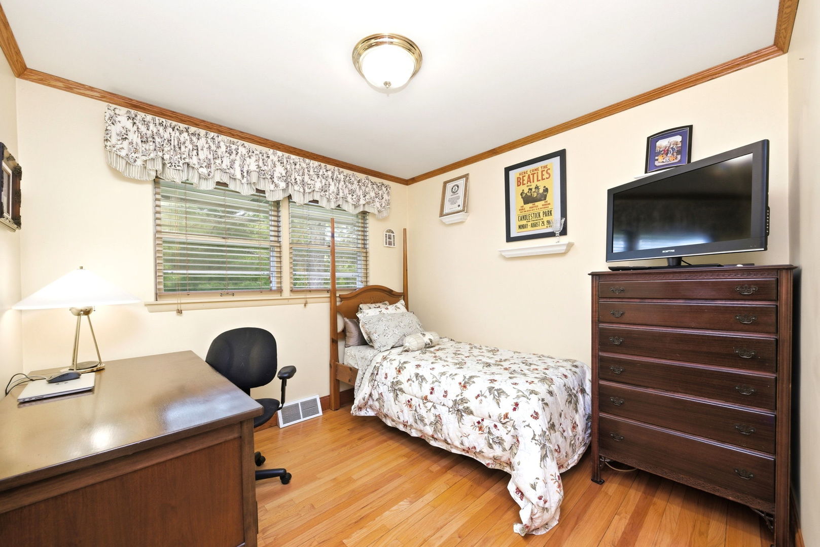 3934 Elm Street