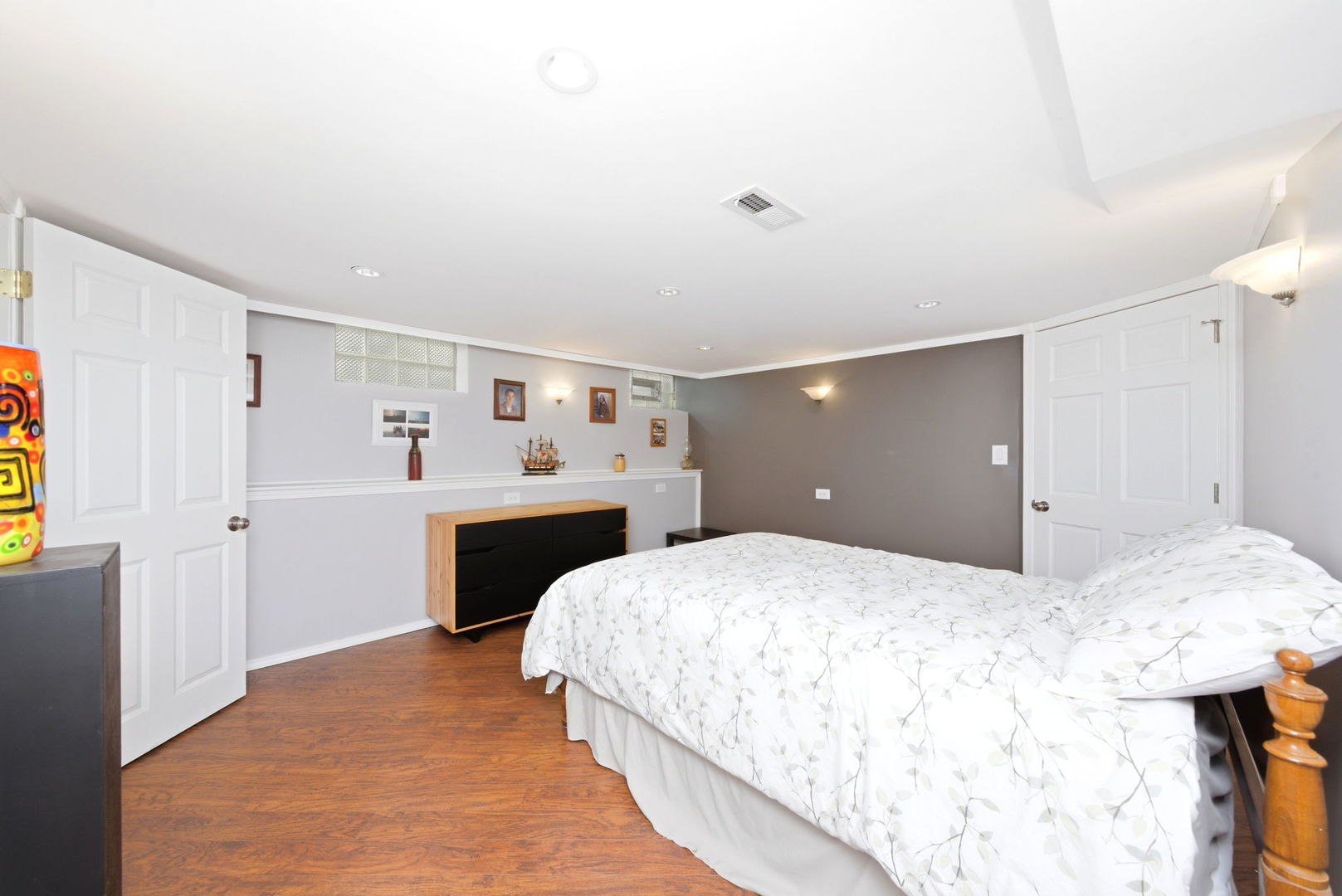 3934 Elm Street