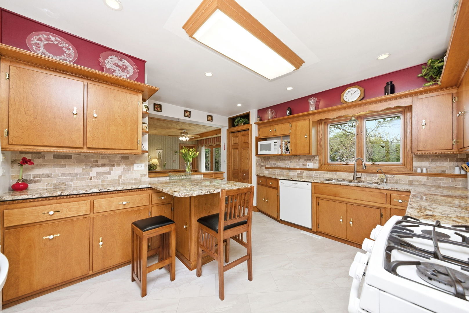 3934 Elm Street