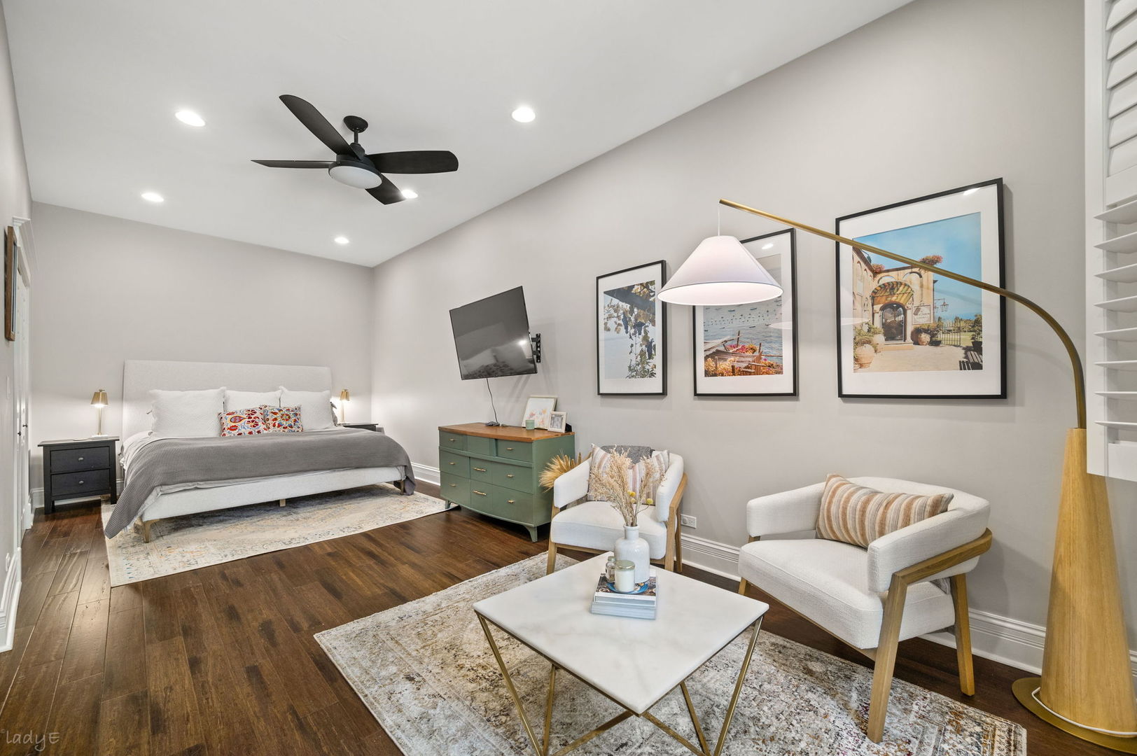 1020 W Roscoe Street Unit: 1W