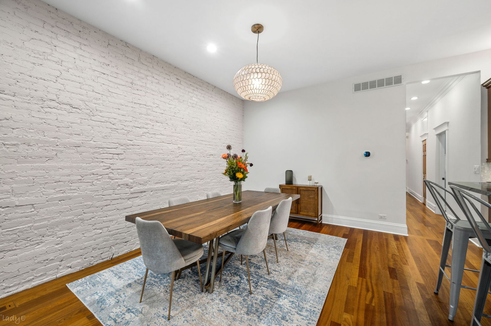 1020 W Roscoe Street Unit: 1W