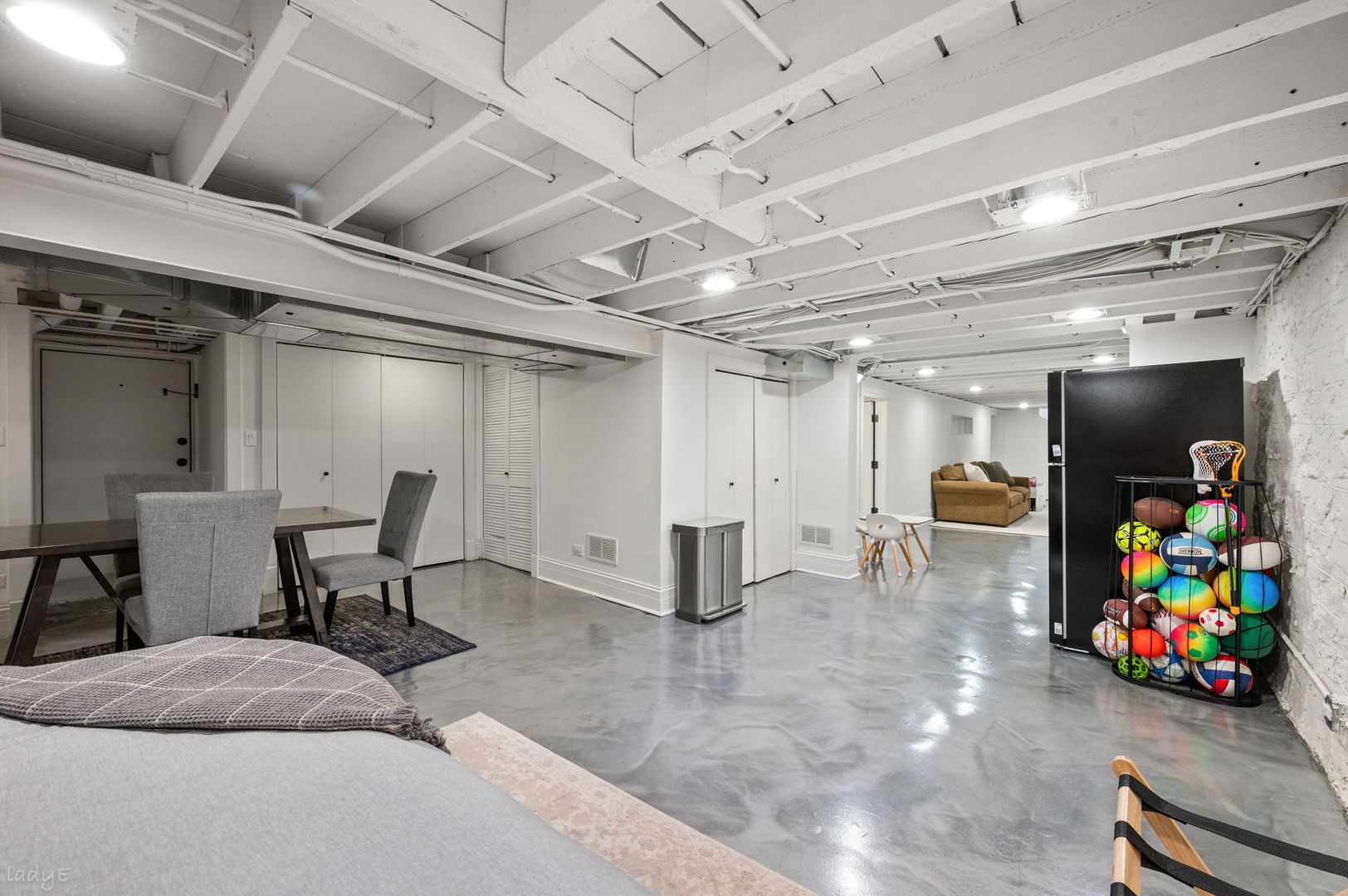 1020 W Roscoe Street Unit: 1W