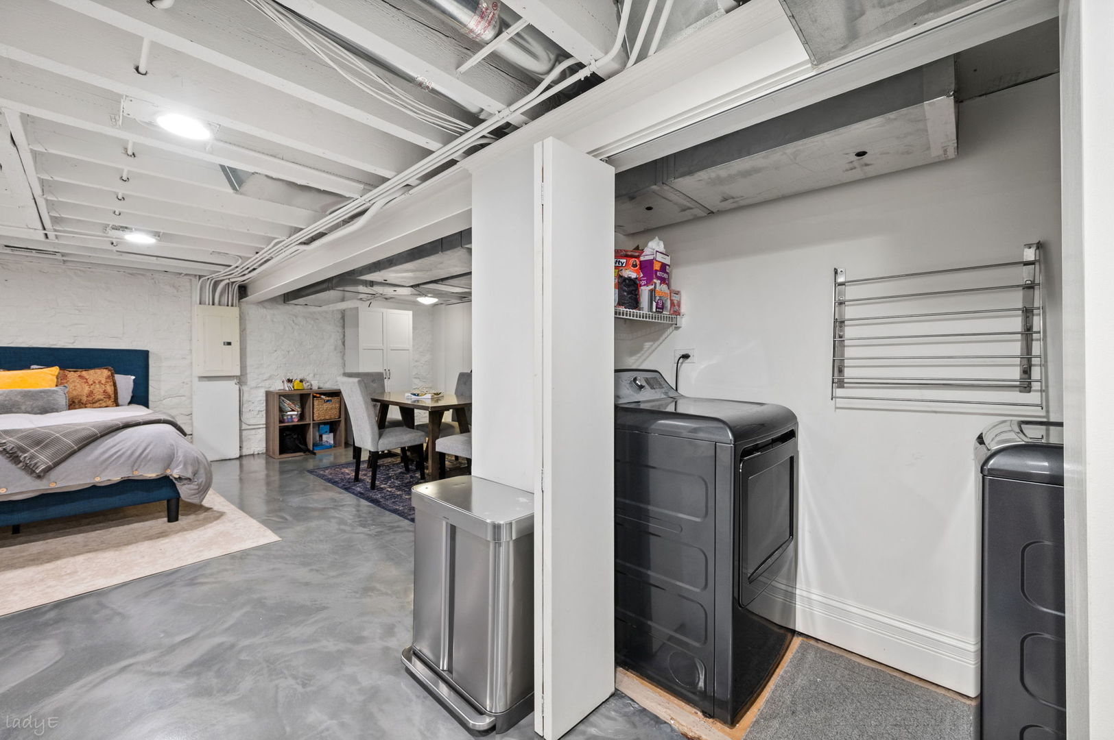 1020 W Roscoe Street Unit: 1W