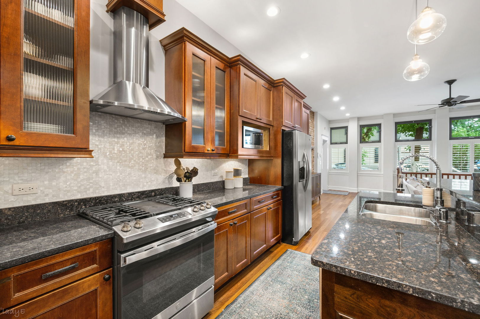 1020 W Roscoe Street Unit: 1W