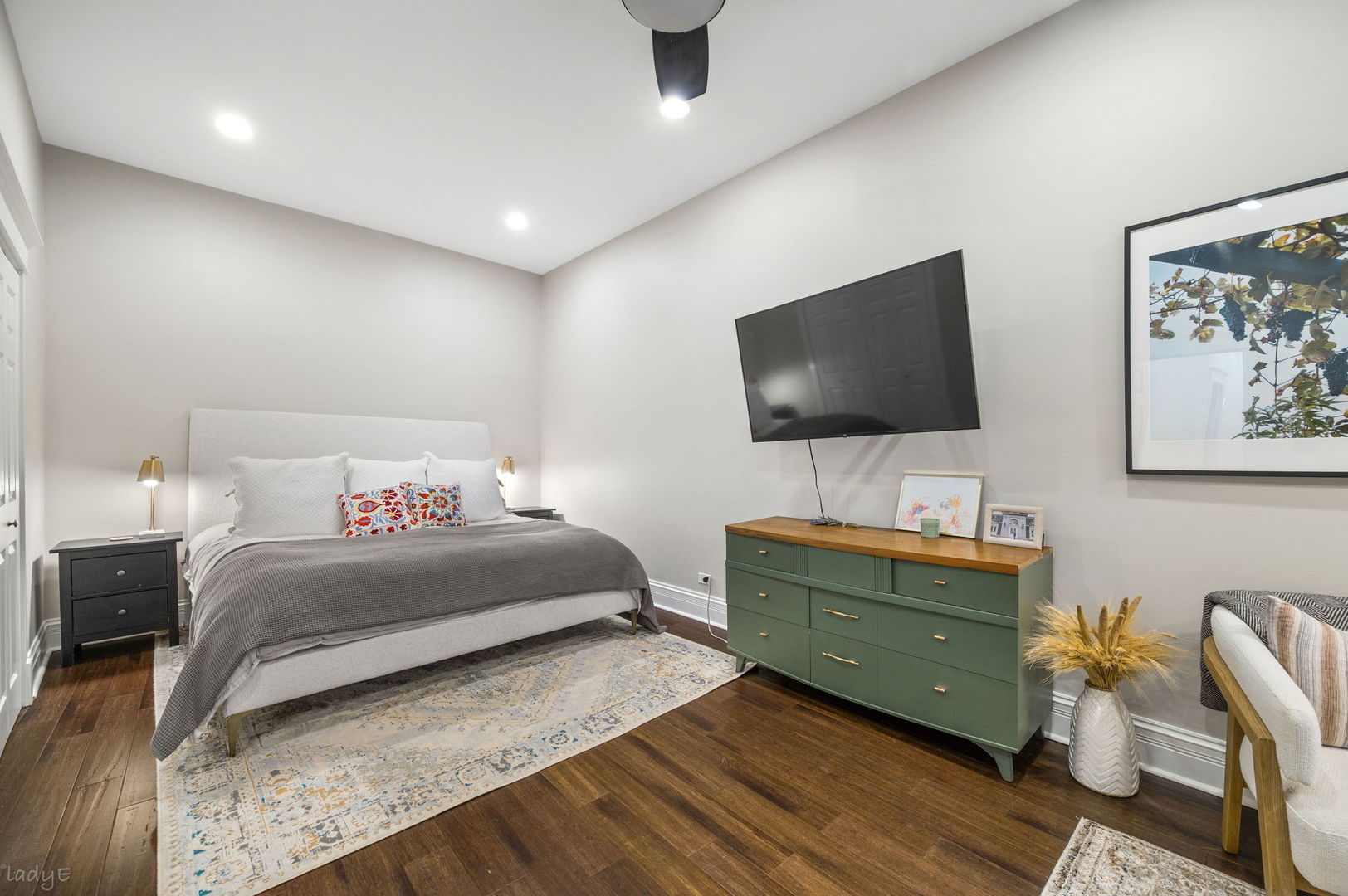 1020 W Roscoe Street Unit: 1W