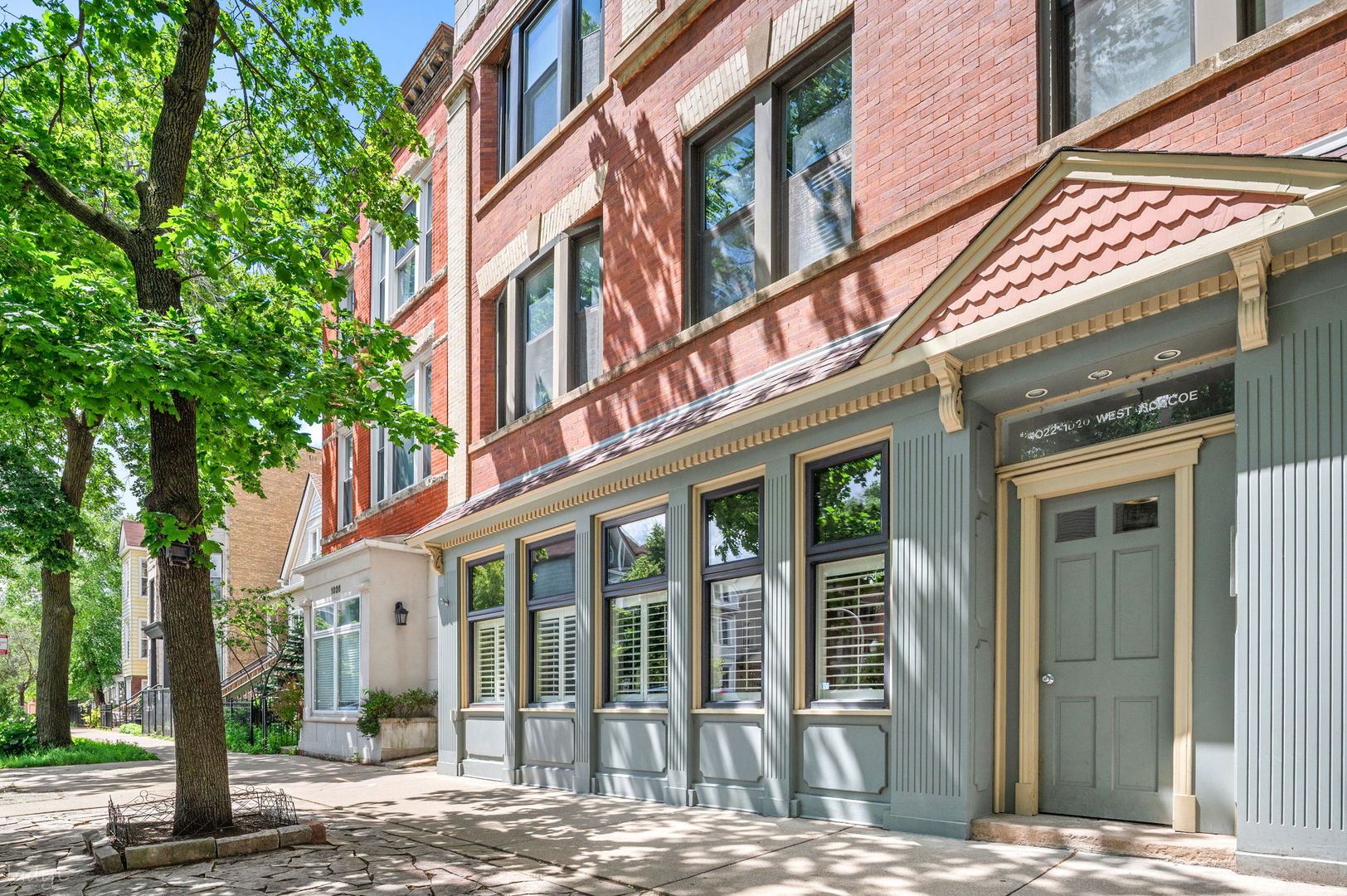 1020 W Roscoe Street Unit: 1W