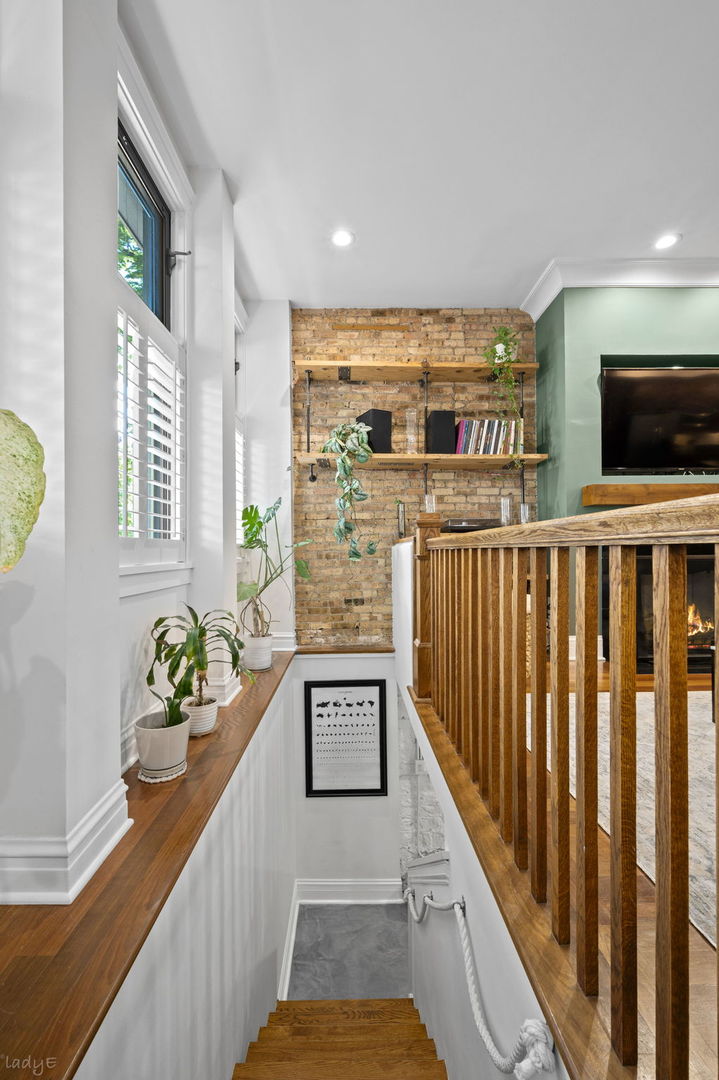 1020 W Roscoe Street Unit: 1W