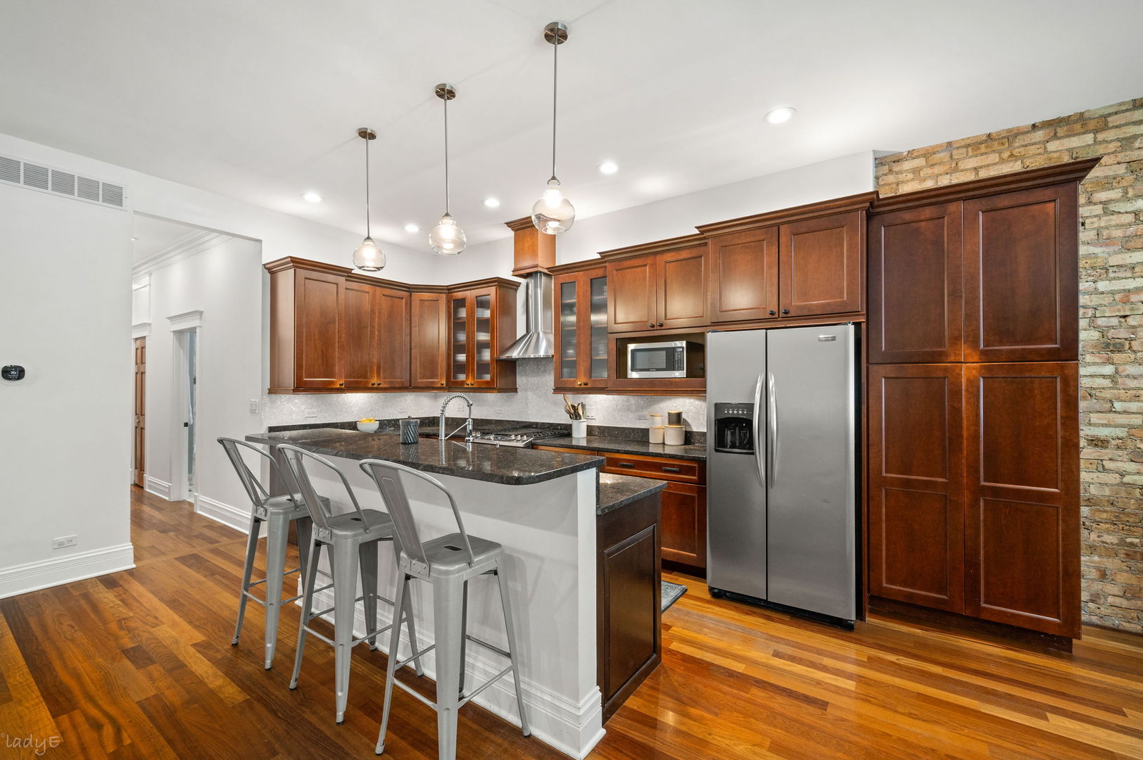 1020 W Roscoe Street Unit: 1W