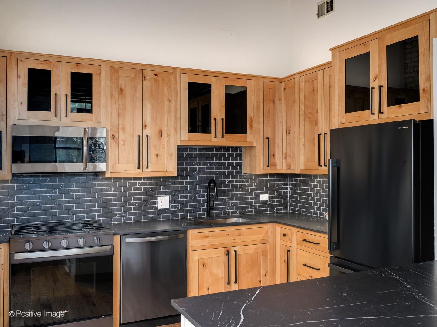 525 N Ada Street Unit: 23