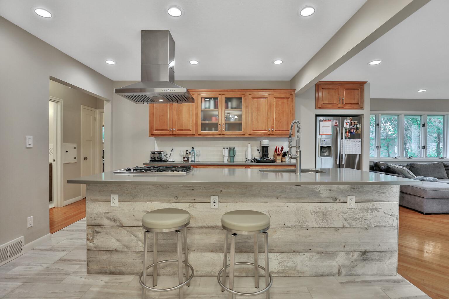 3689 Saint Regis Drive