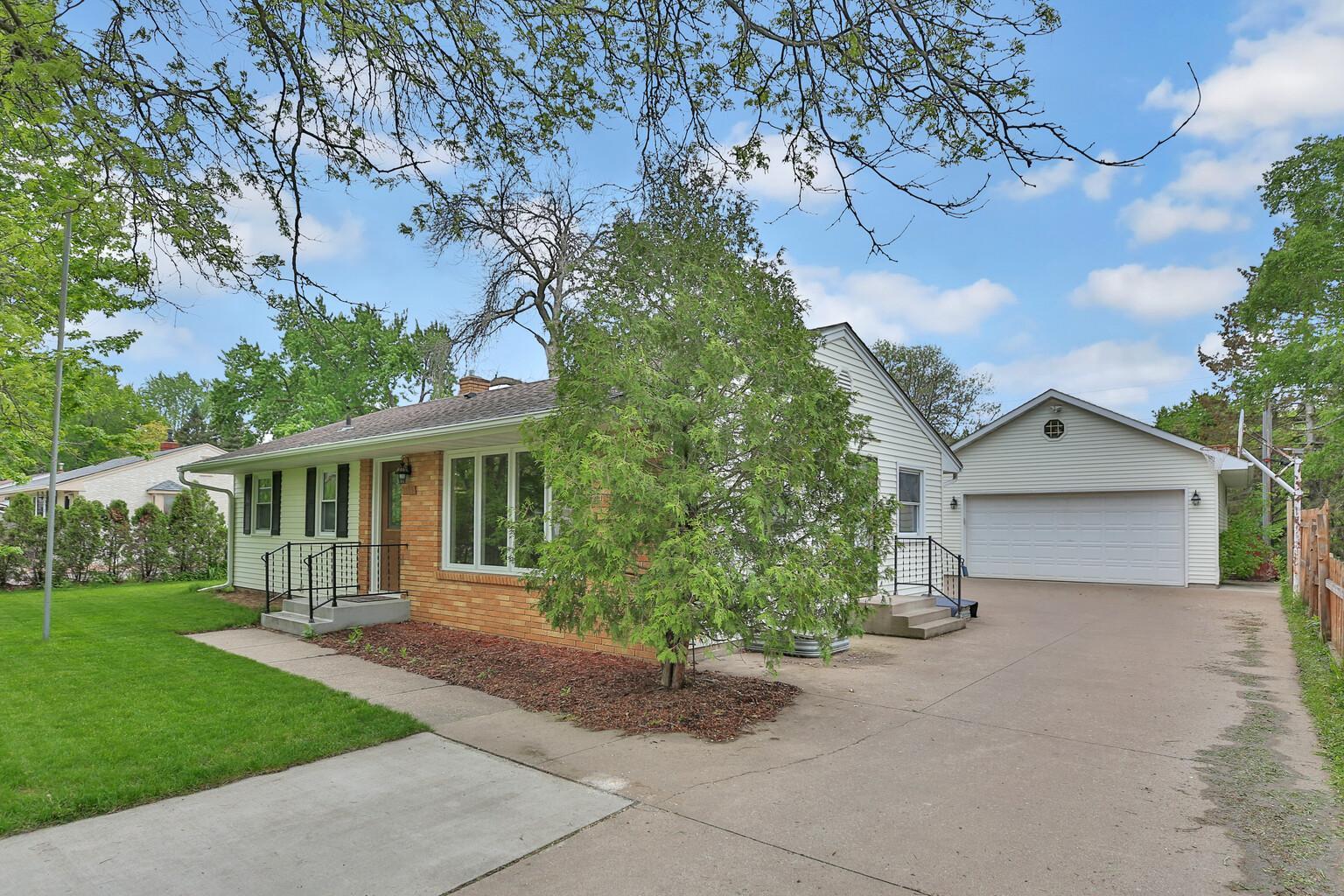 3689 Saint Regis Drive