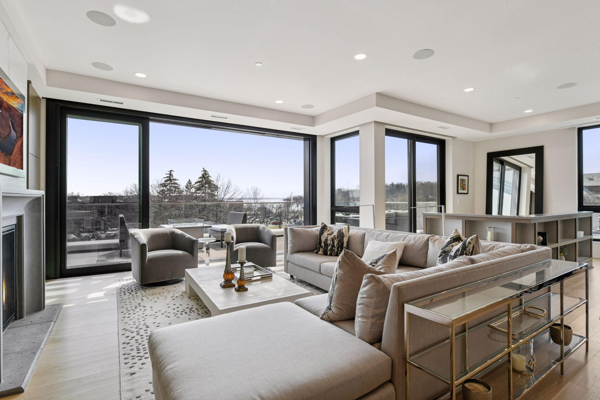 275 Lake Street E Unit: 301