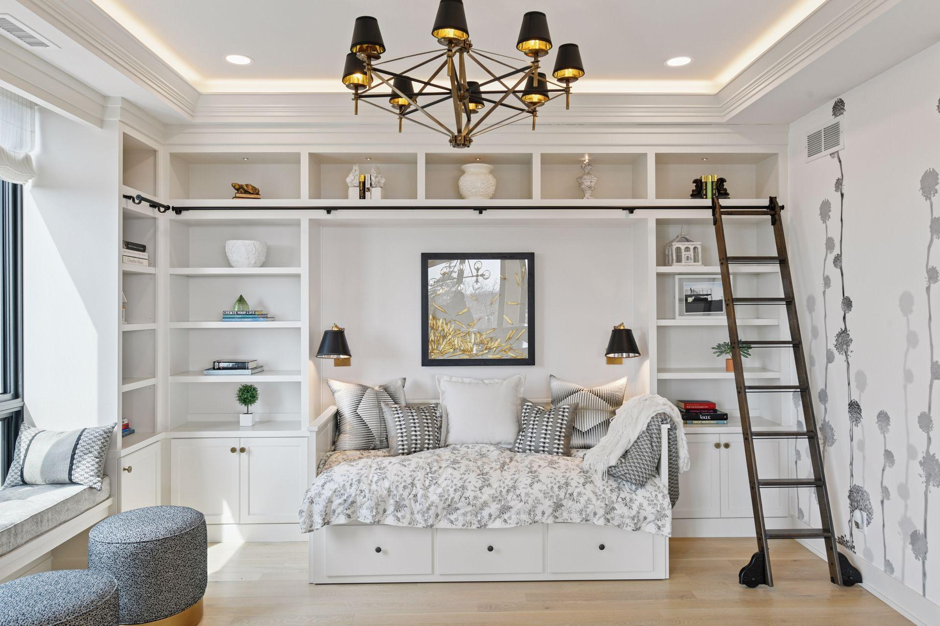 275 Lake Street E Unit: 301