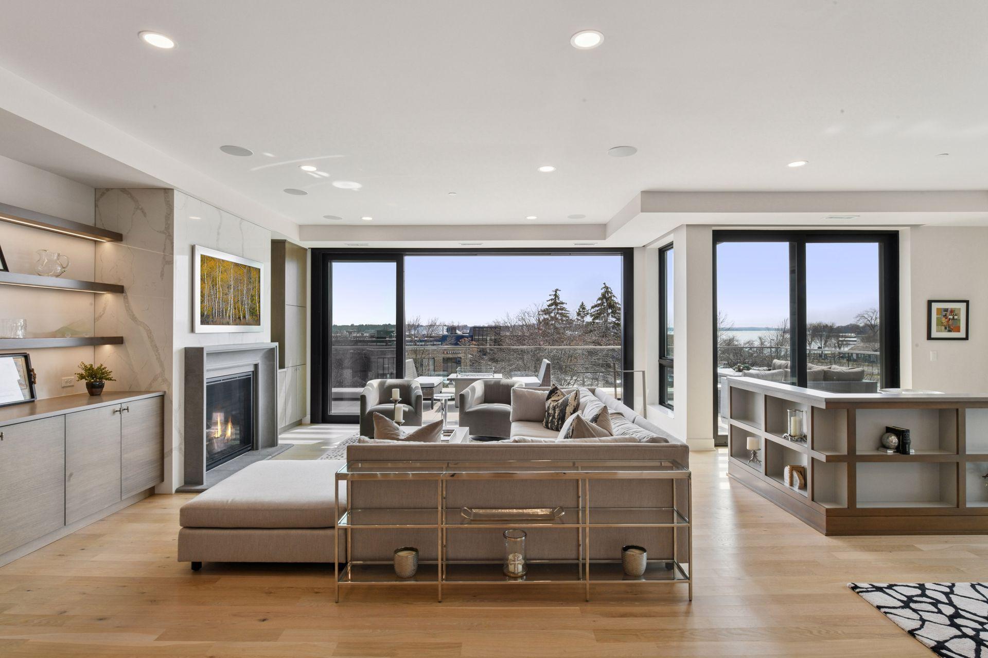 275 Lake Street E Unit: 301