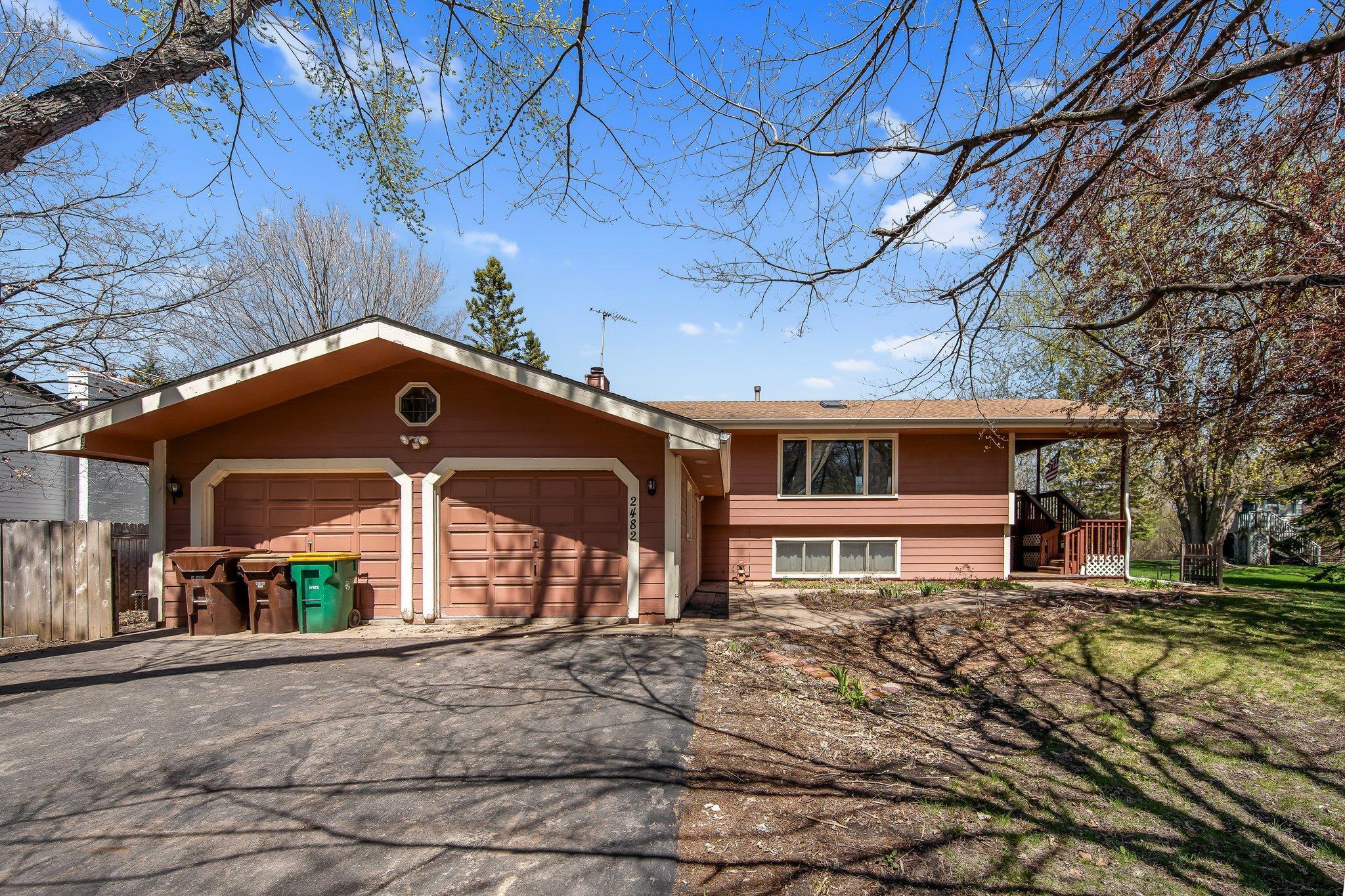 2482 Bobolink Road