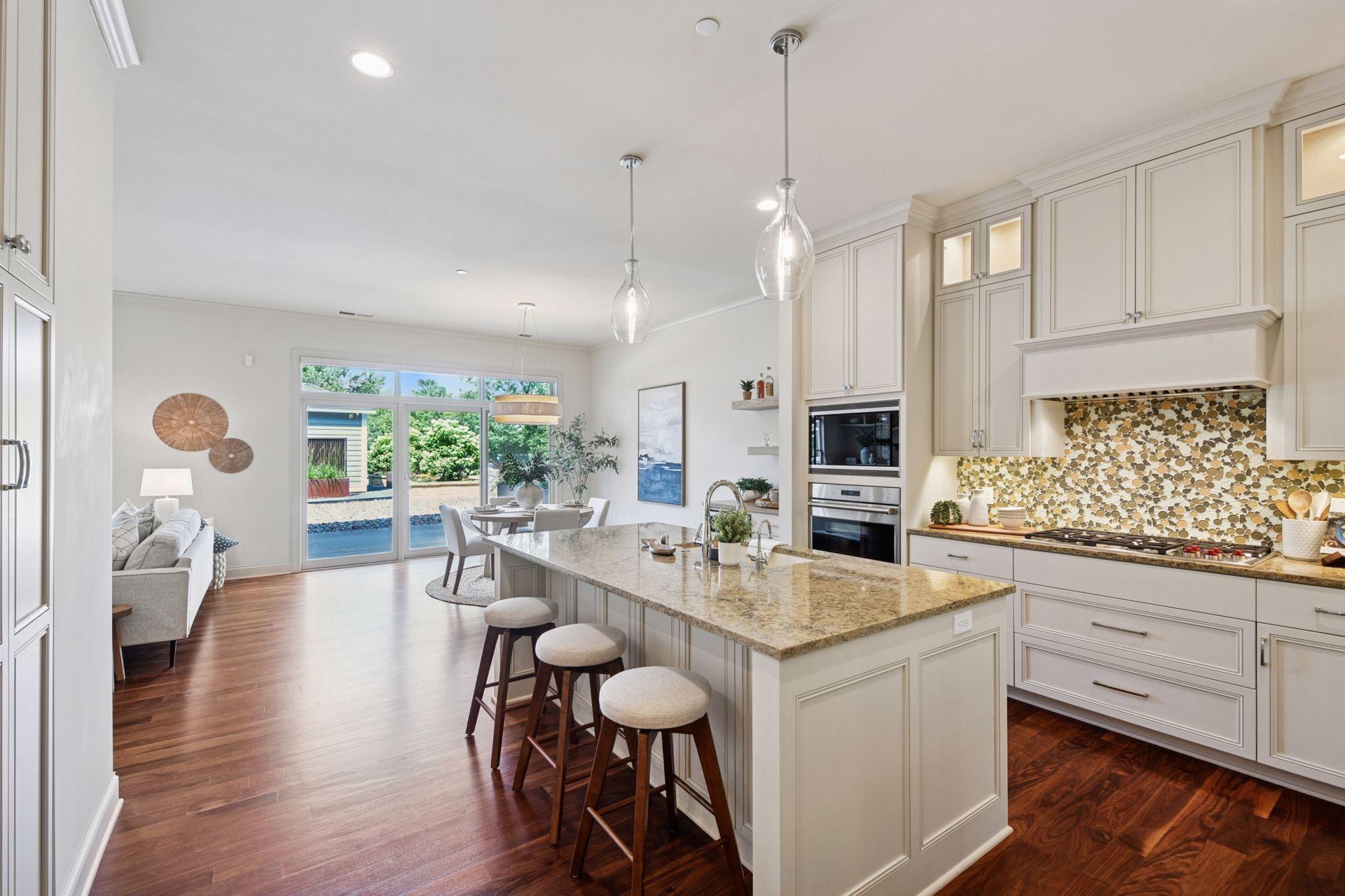 935 Lake Street E Unit: 211