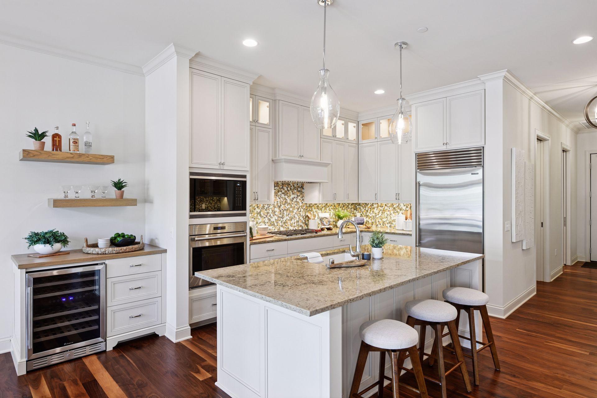 935 Lake Street E Unit: 211