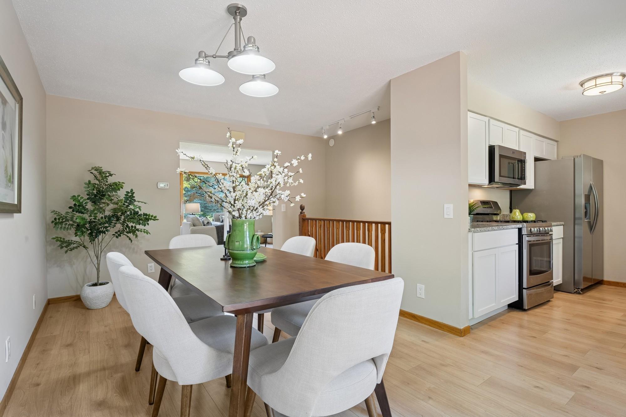 2801 Black Oaks Lane N