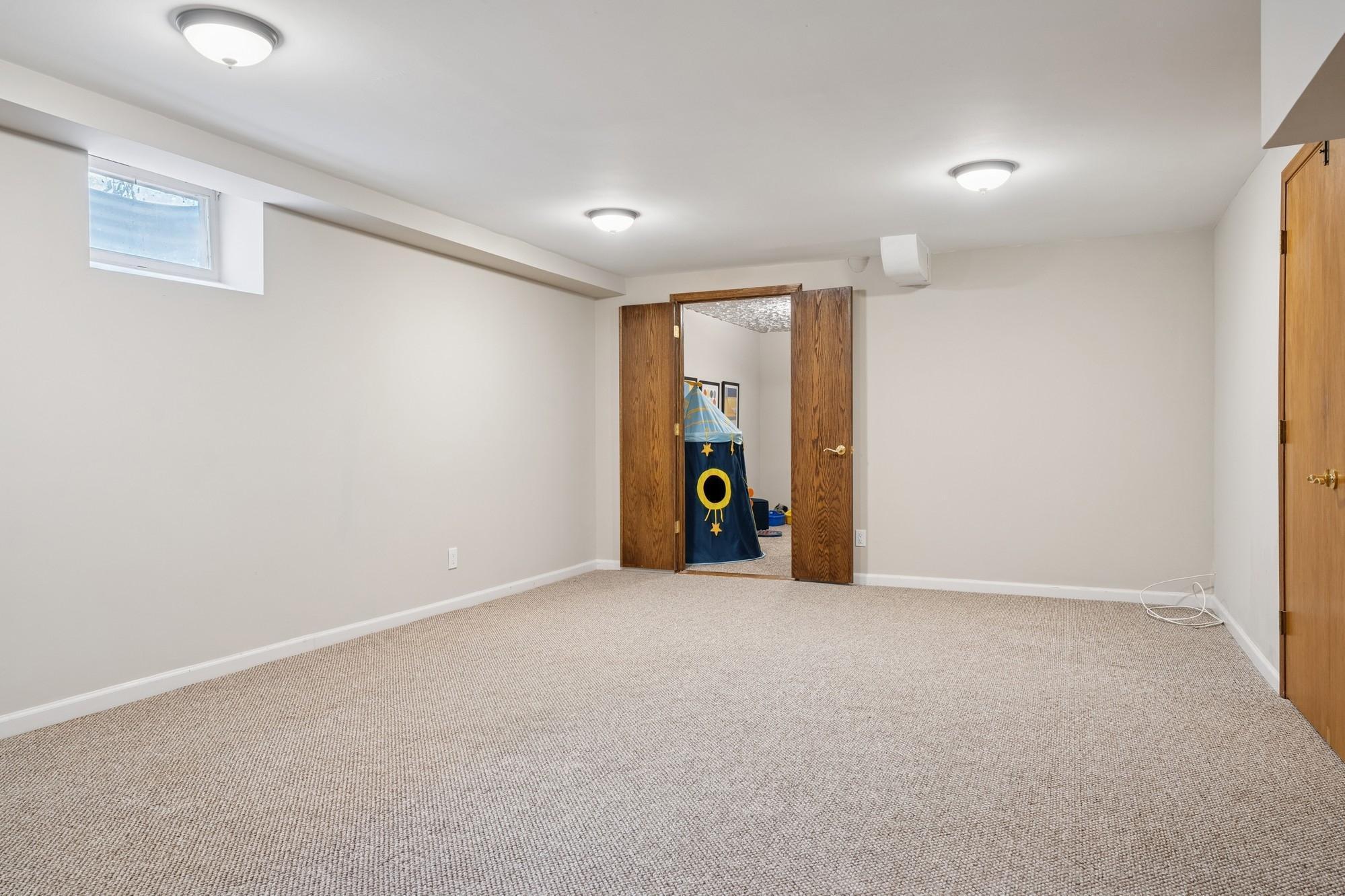 2801 Black Oaks Lane N