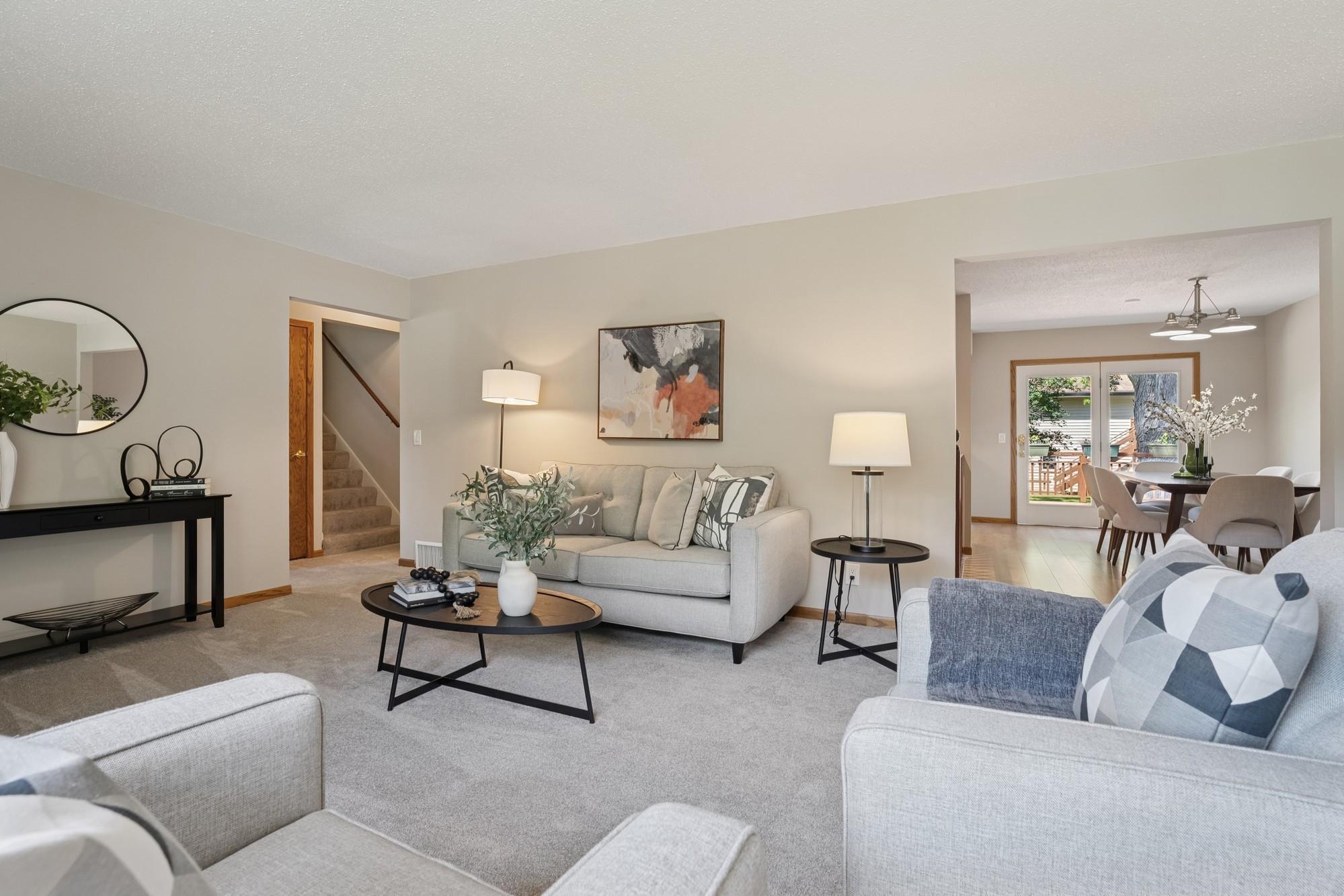 2801 Black Oaks Lane N