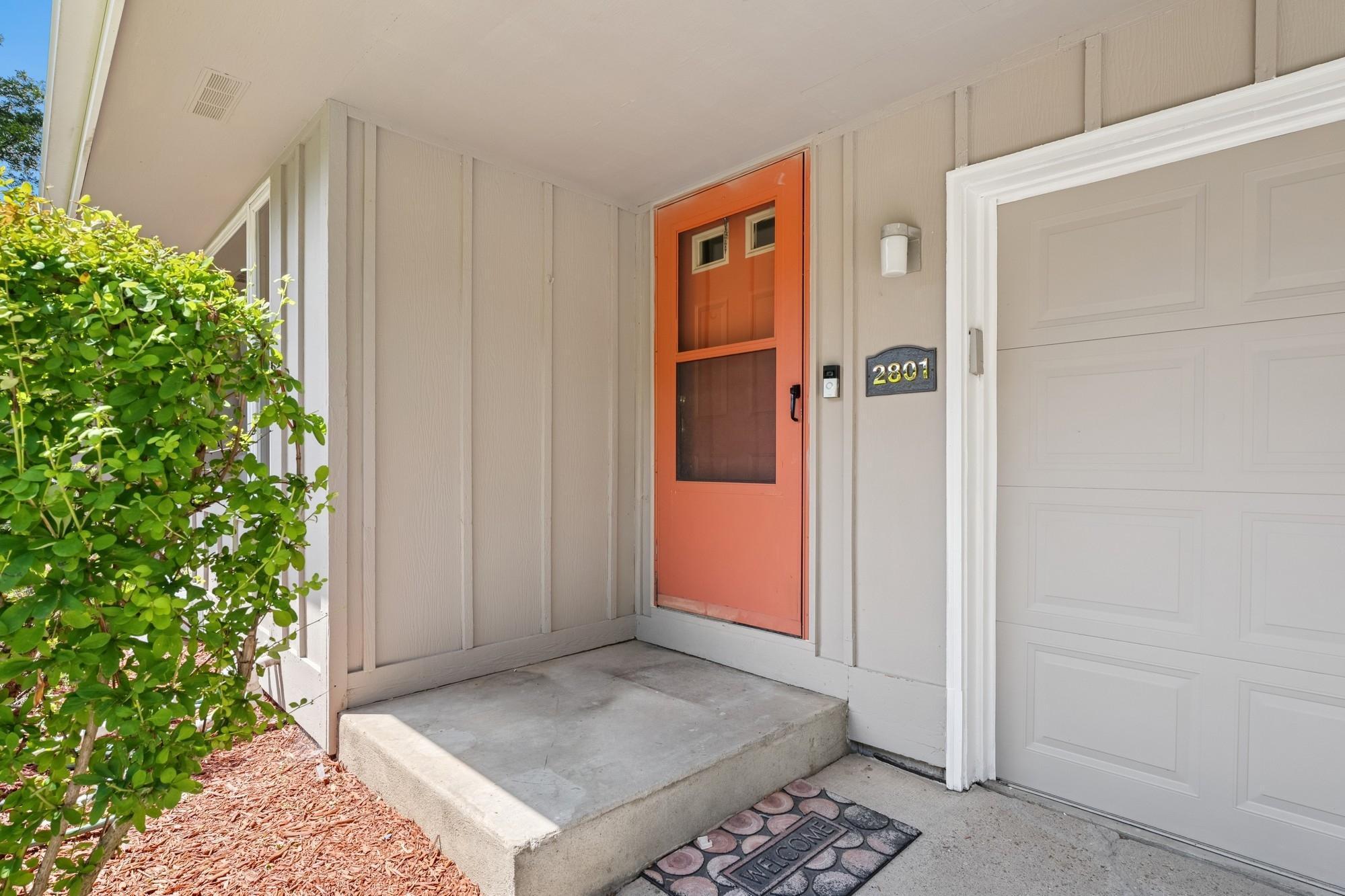 2801 Black Oaks Lane N