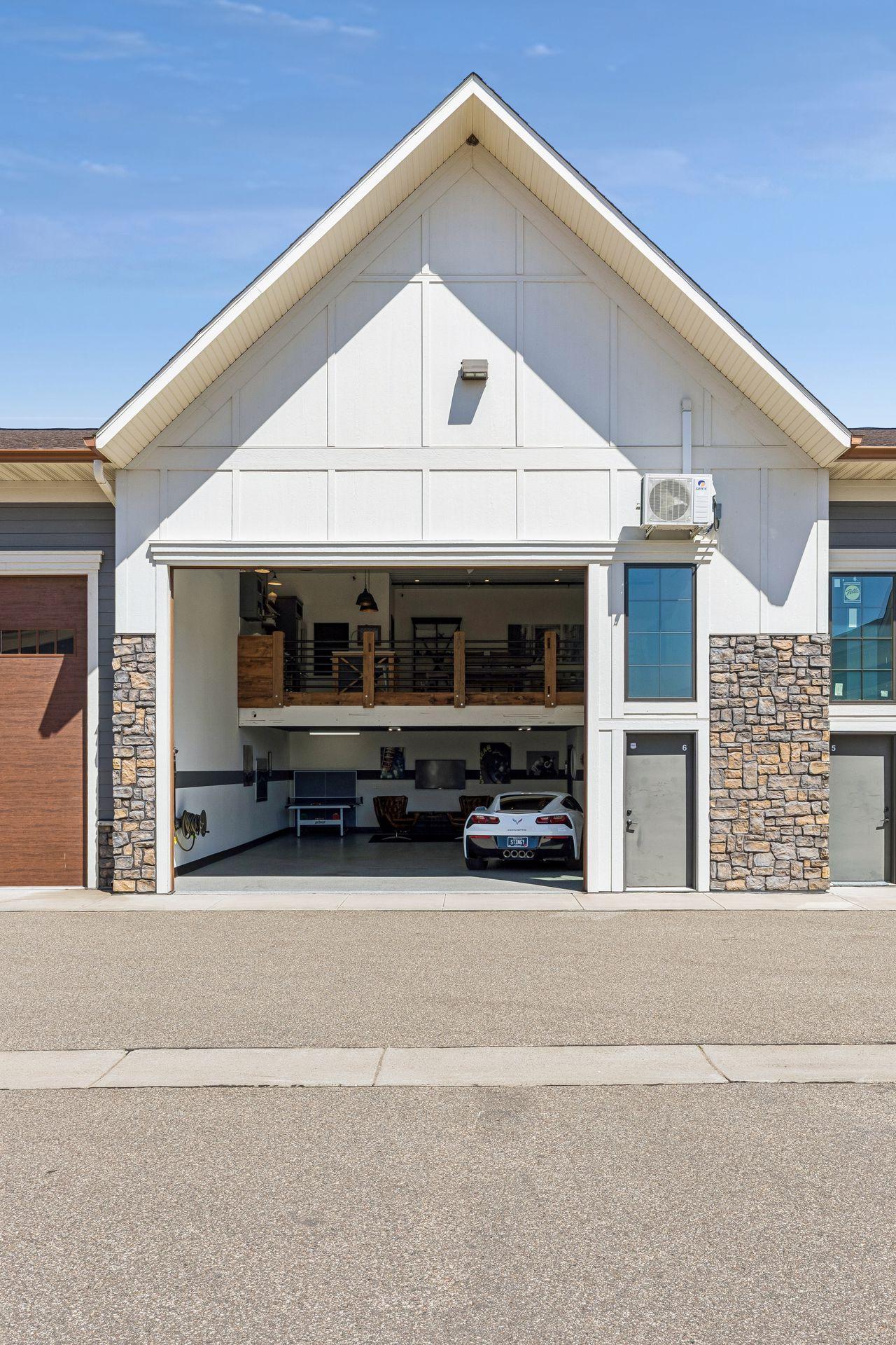 3640 Arrowhead Drive
