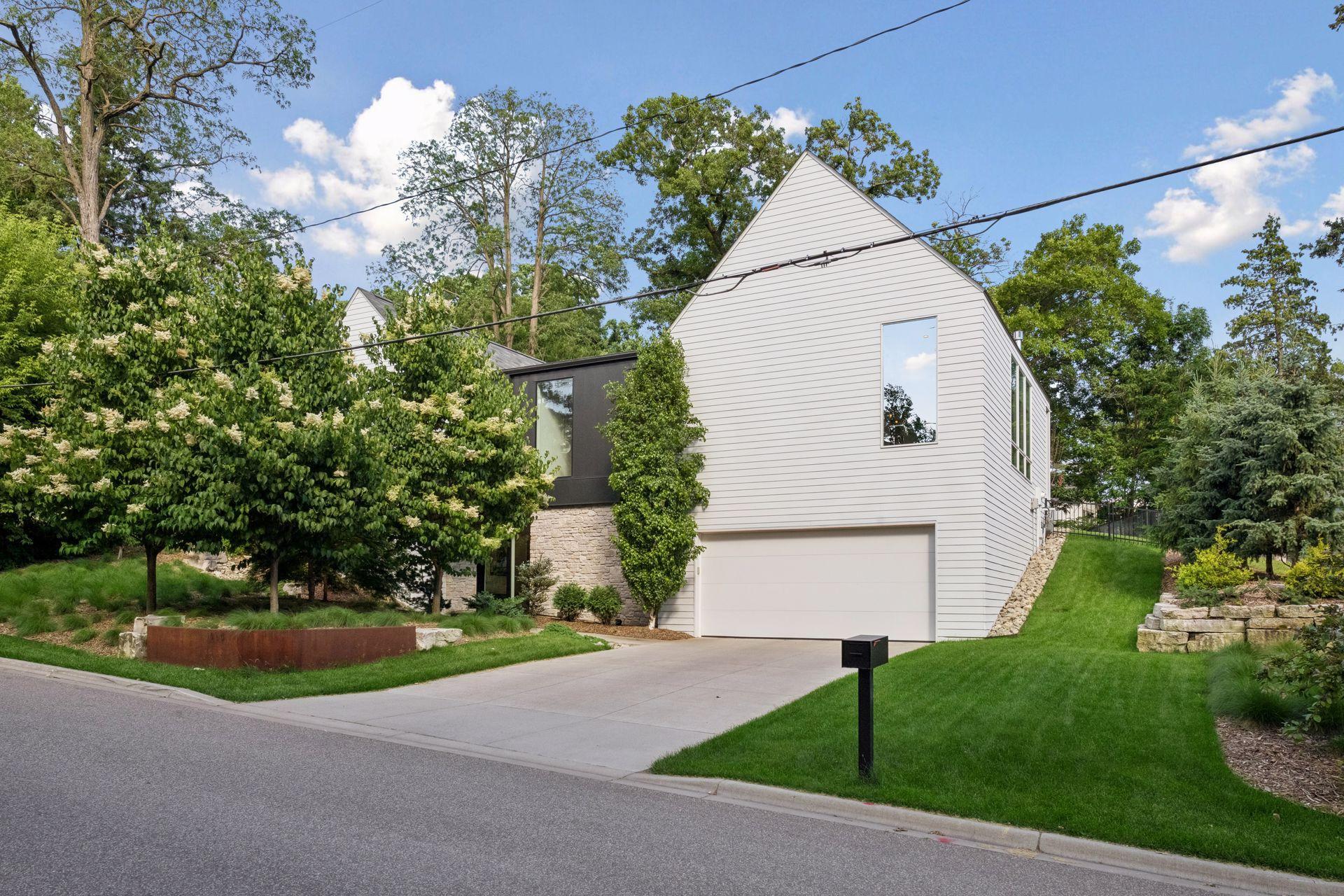1058 E Circle Drive