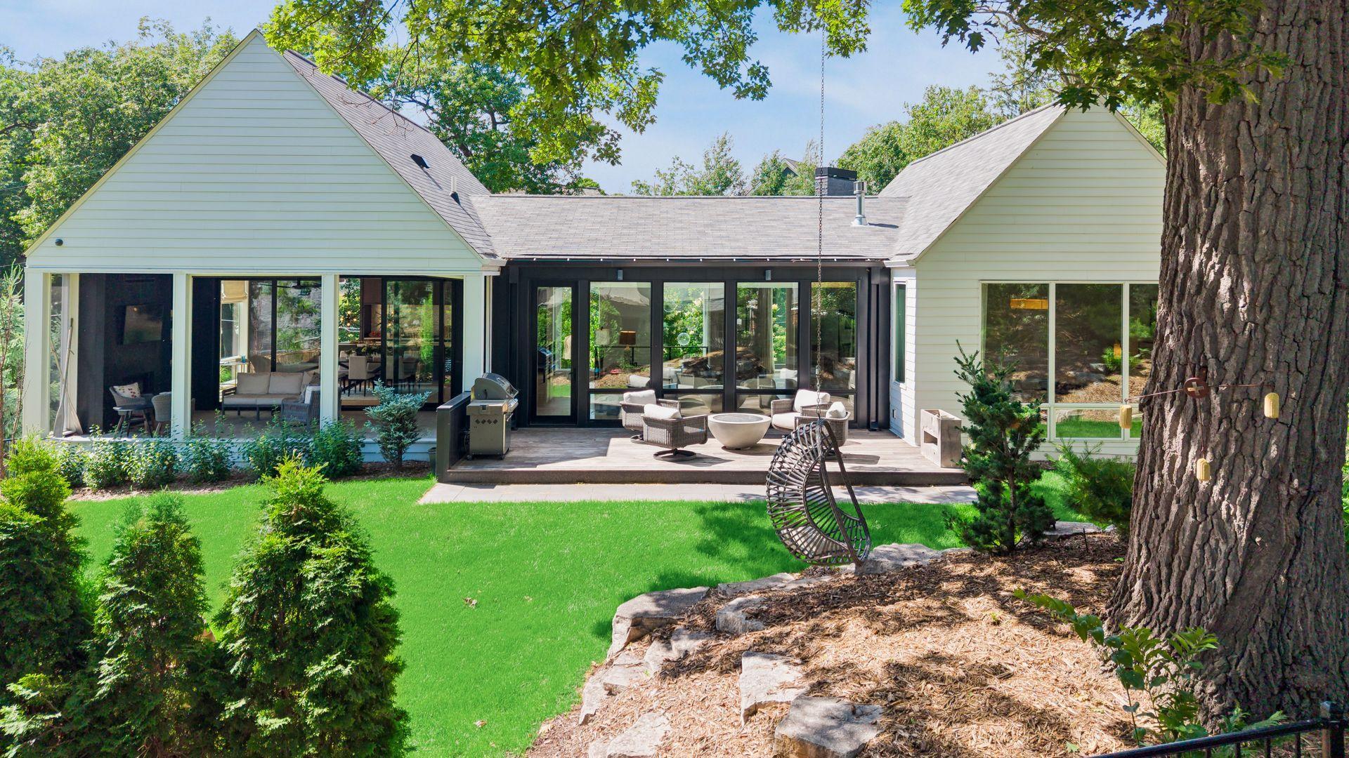 1058 E Circle Drive