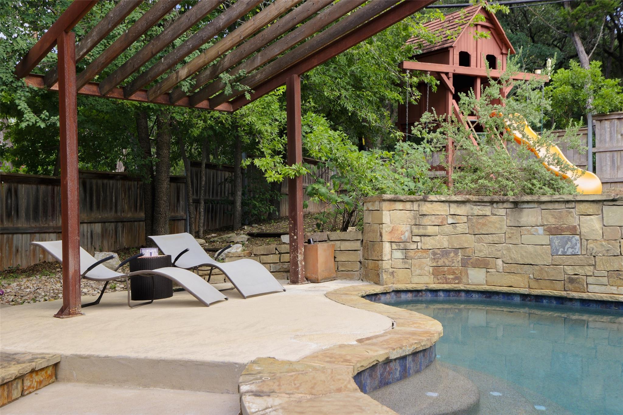 1503 Cliffside DR