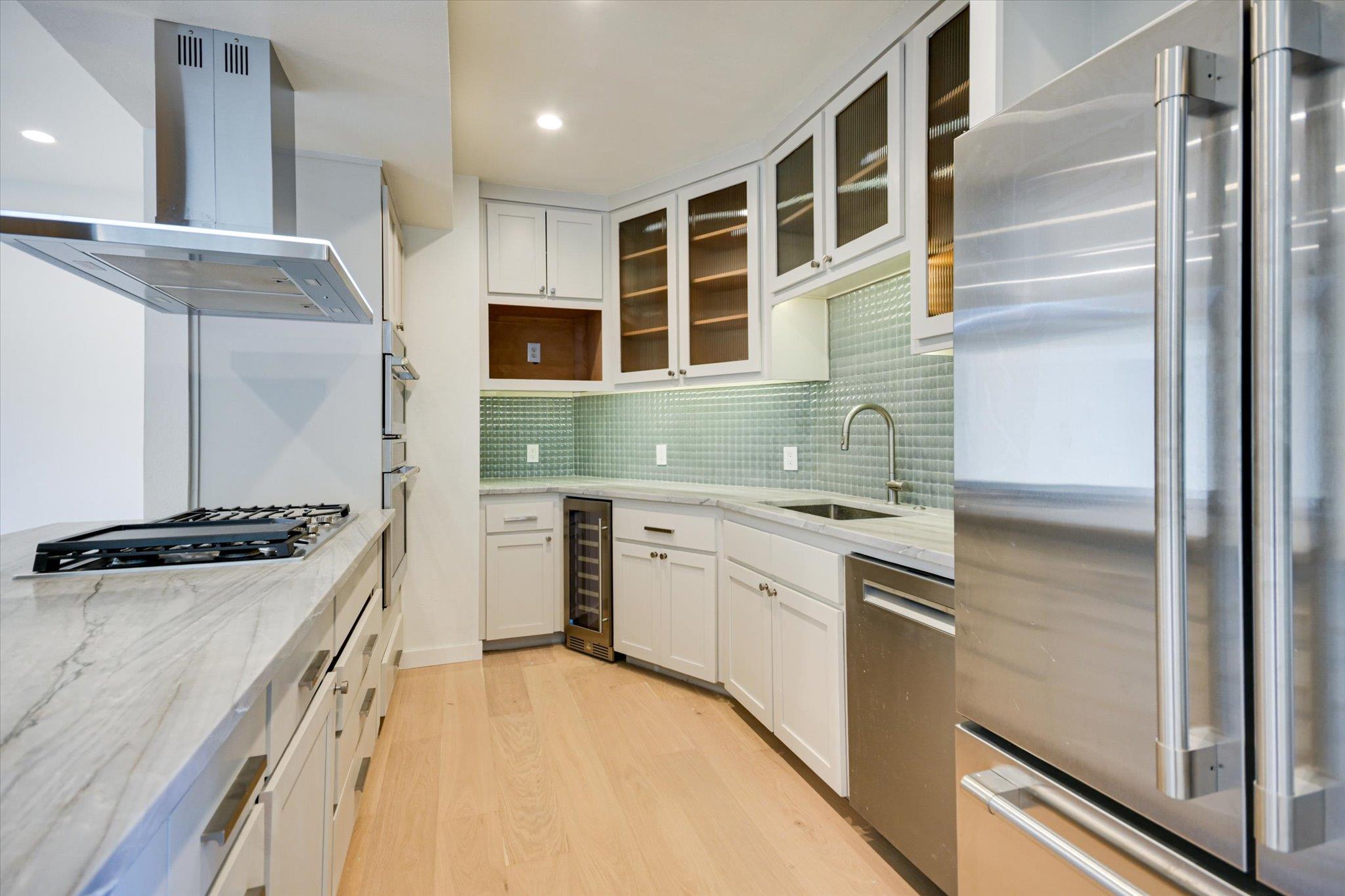 1111 W 12th ST # 118