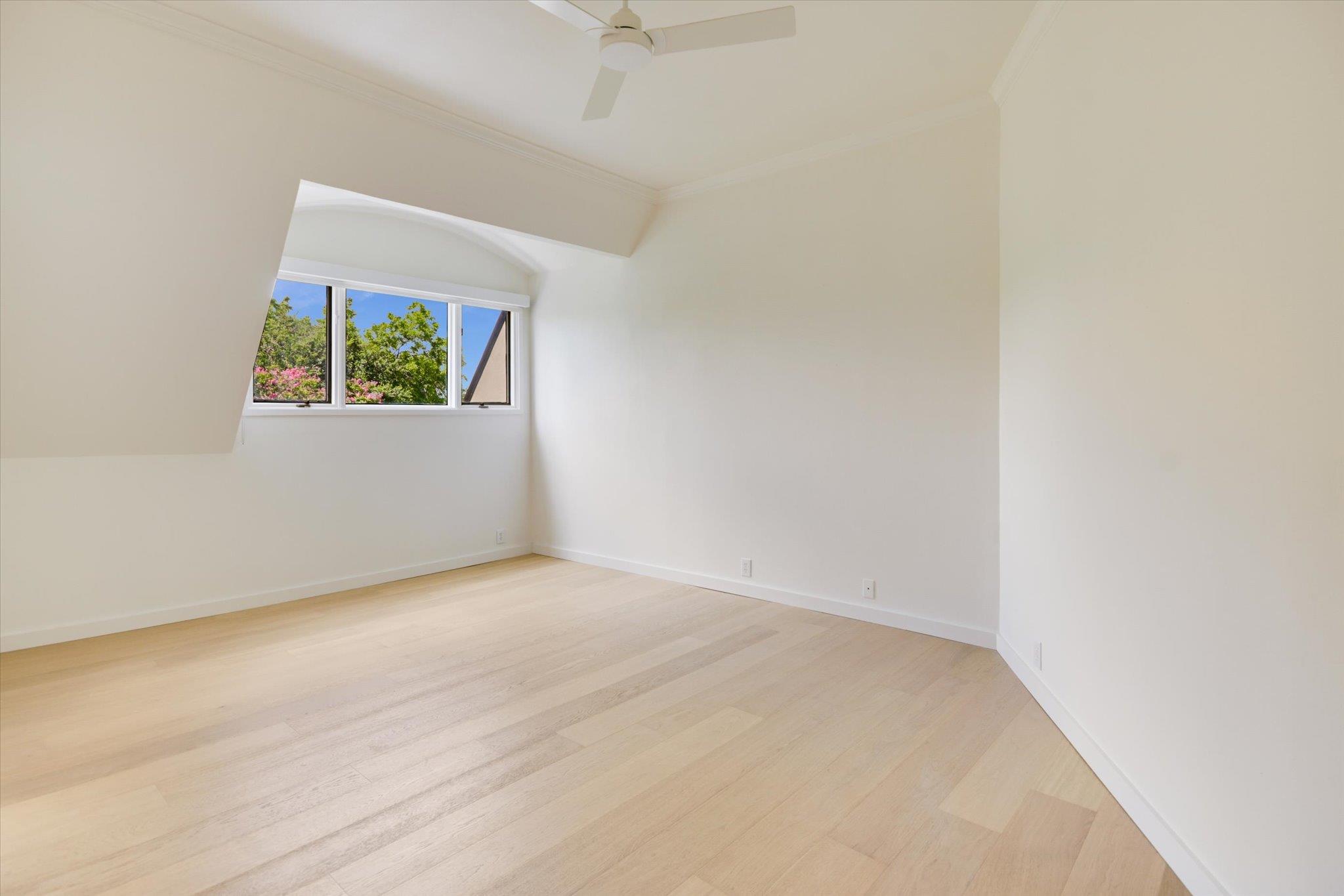 1111 W 12th ST # 118