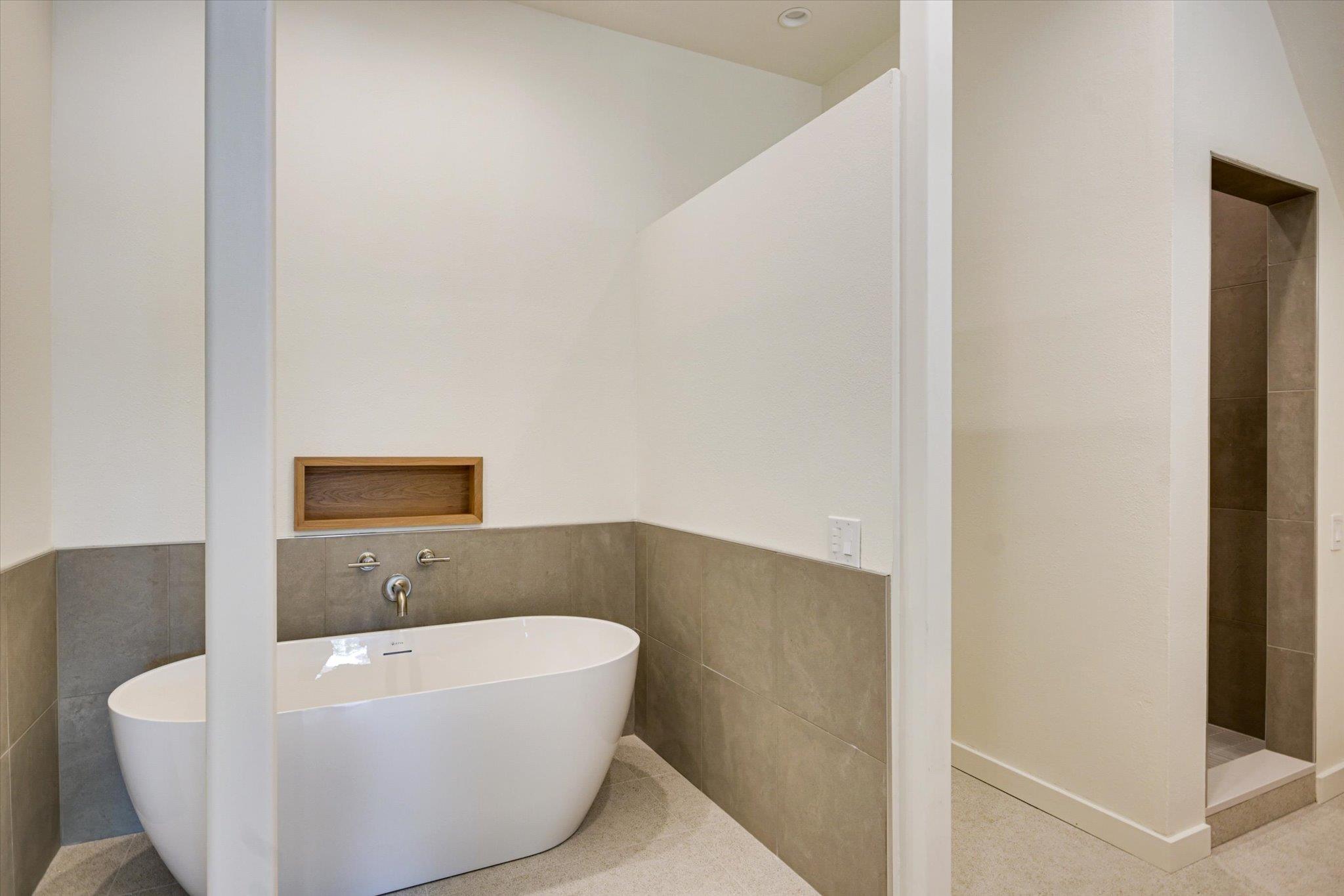 1111 W 12th ST # 118