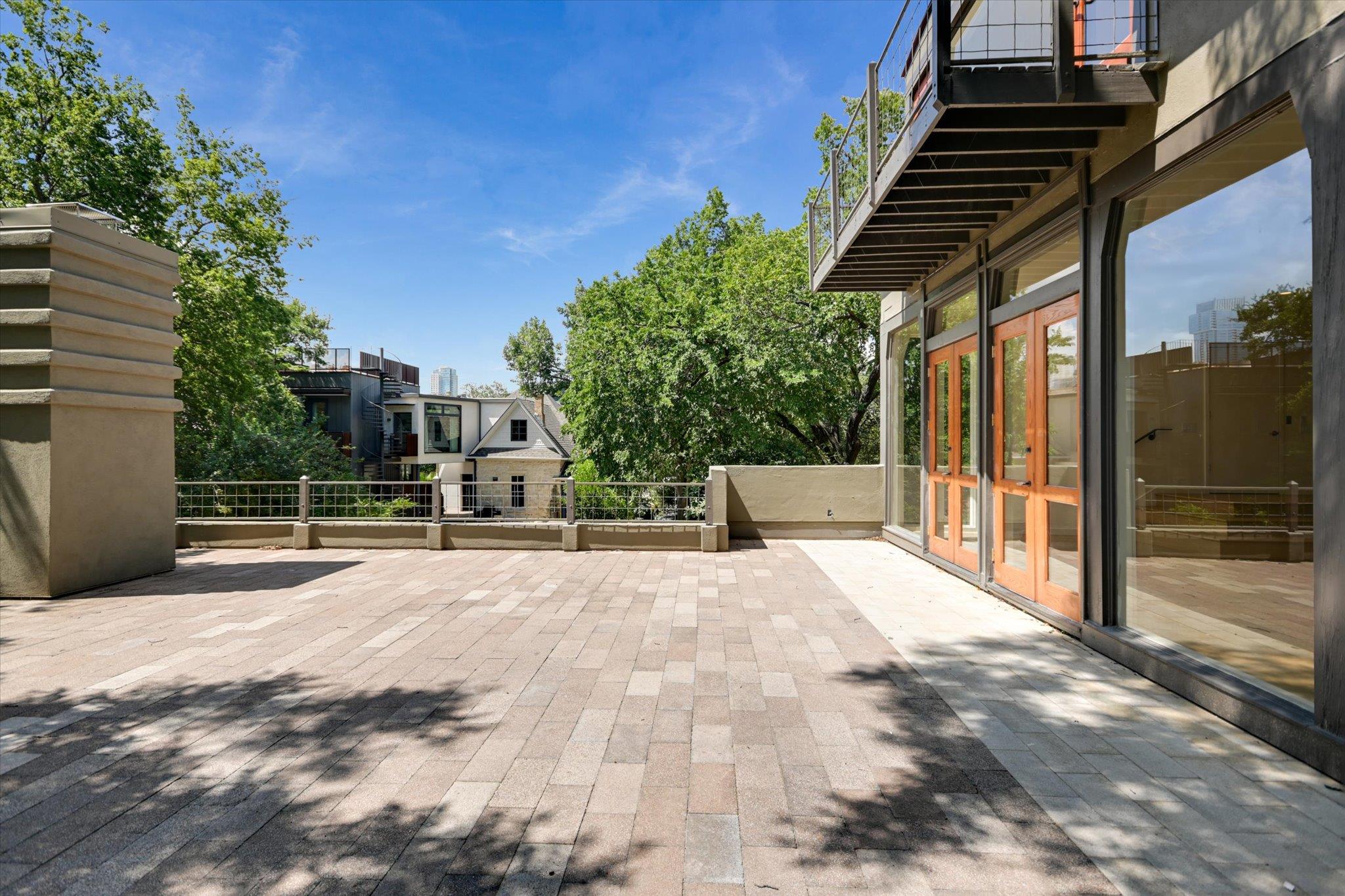 1111 W 12th ST # 118