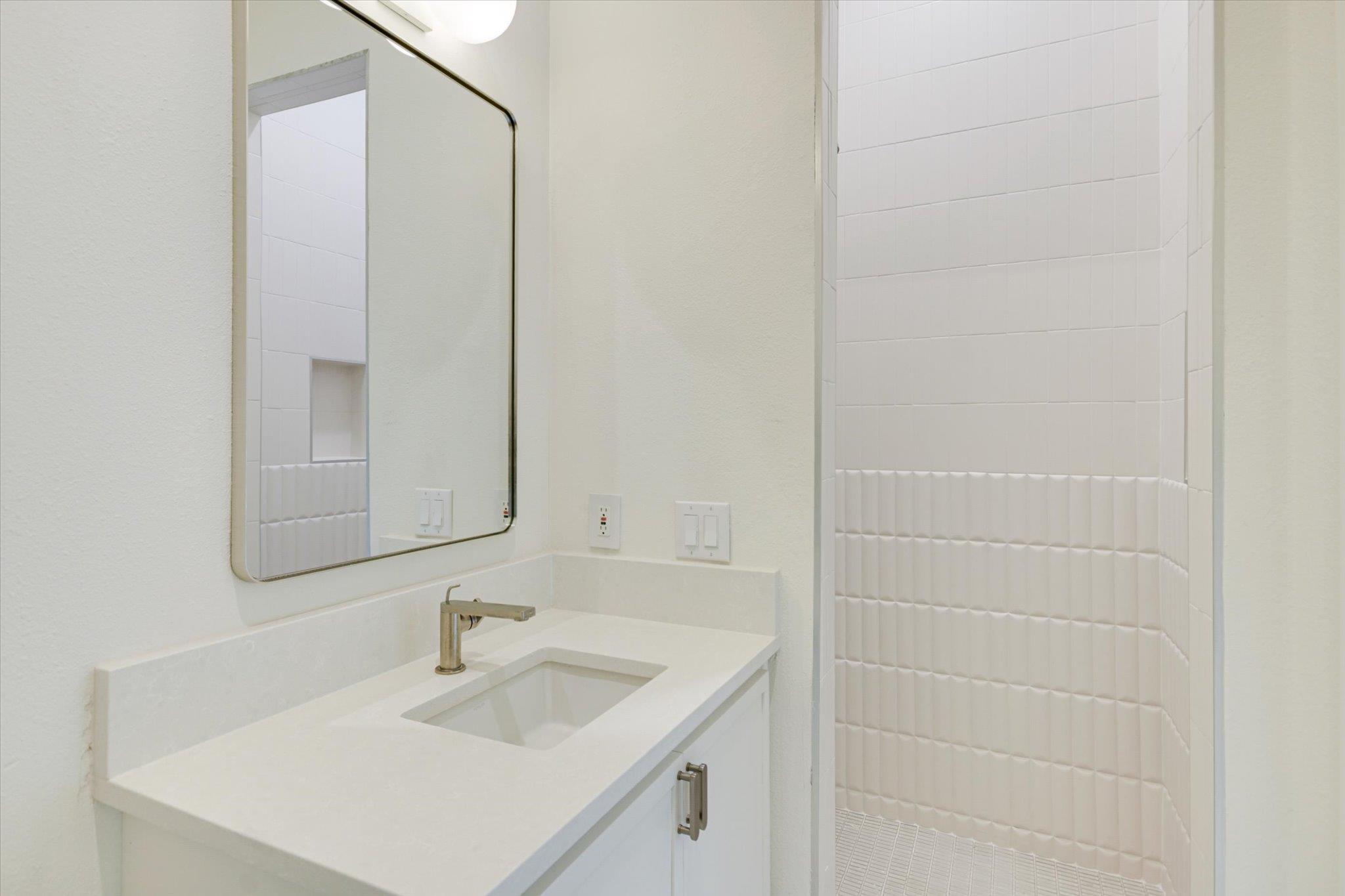 1111 W 12th ST # 118