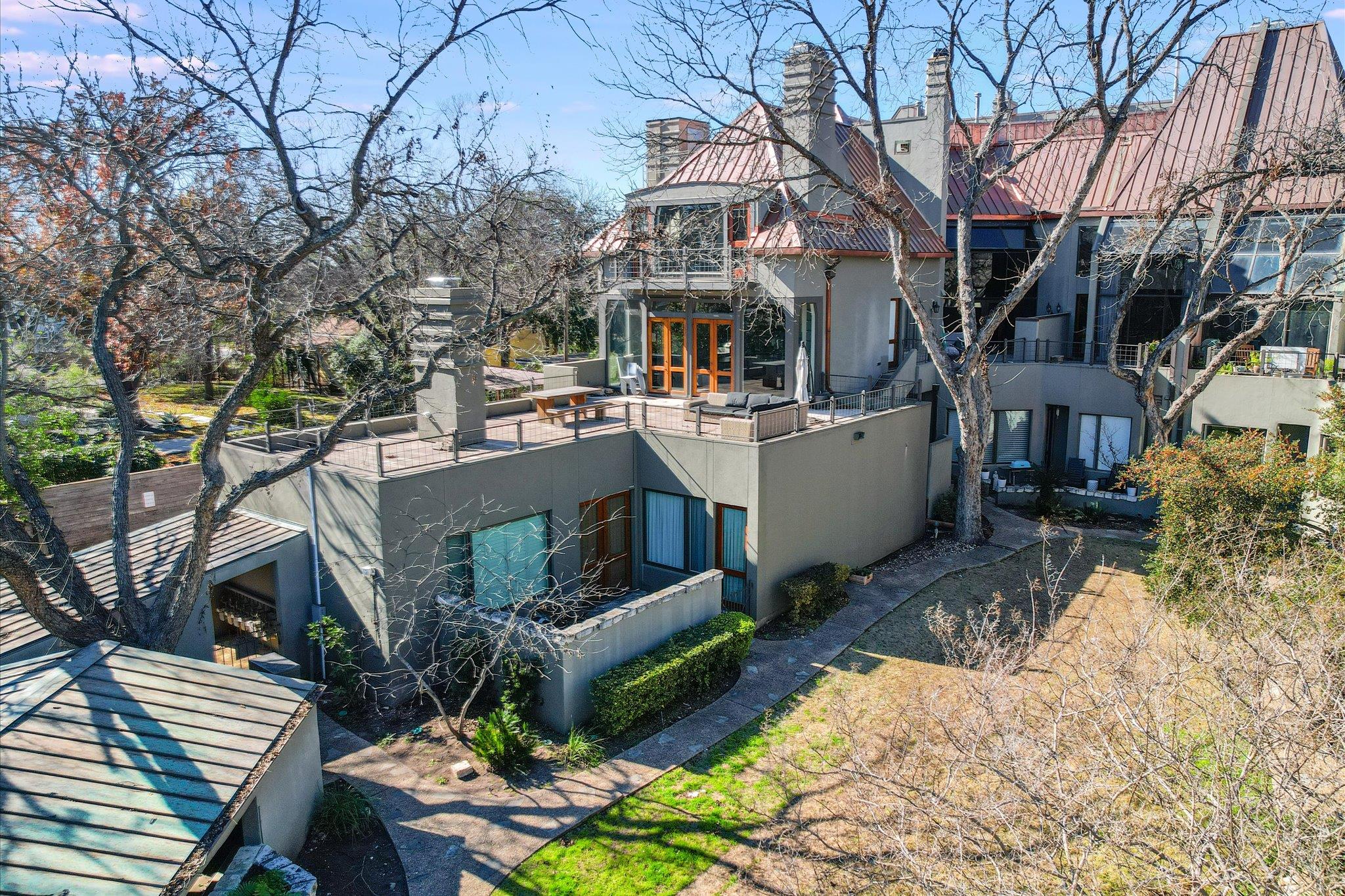 1111 W 12th ST # 118