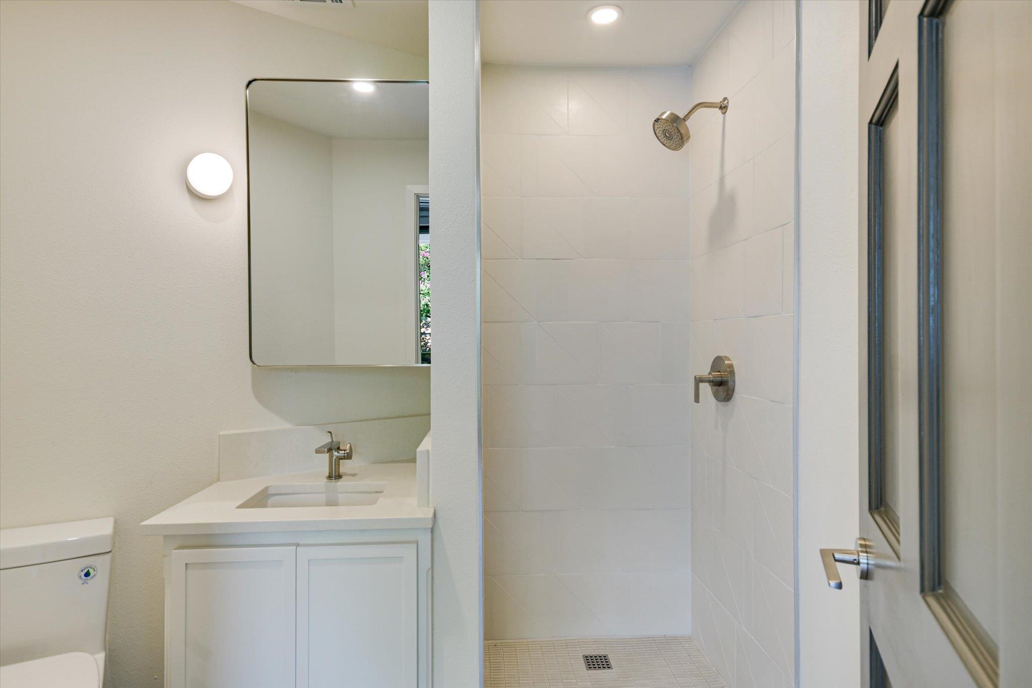 1111 W 12th ST # 118