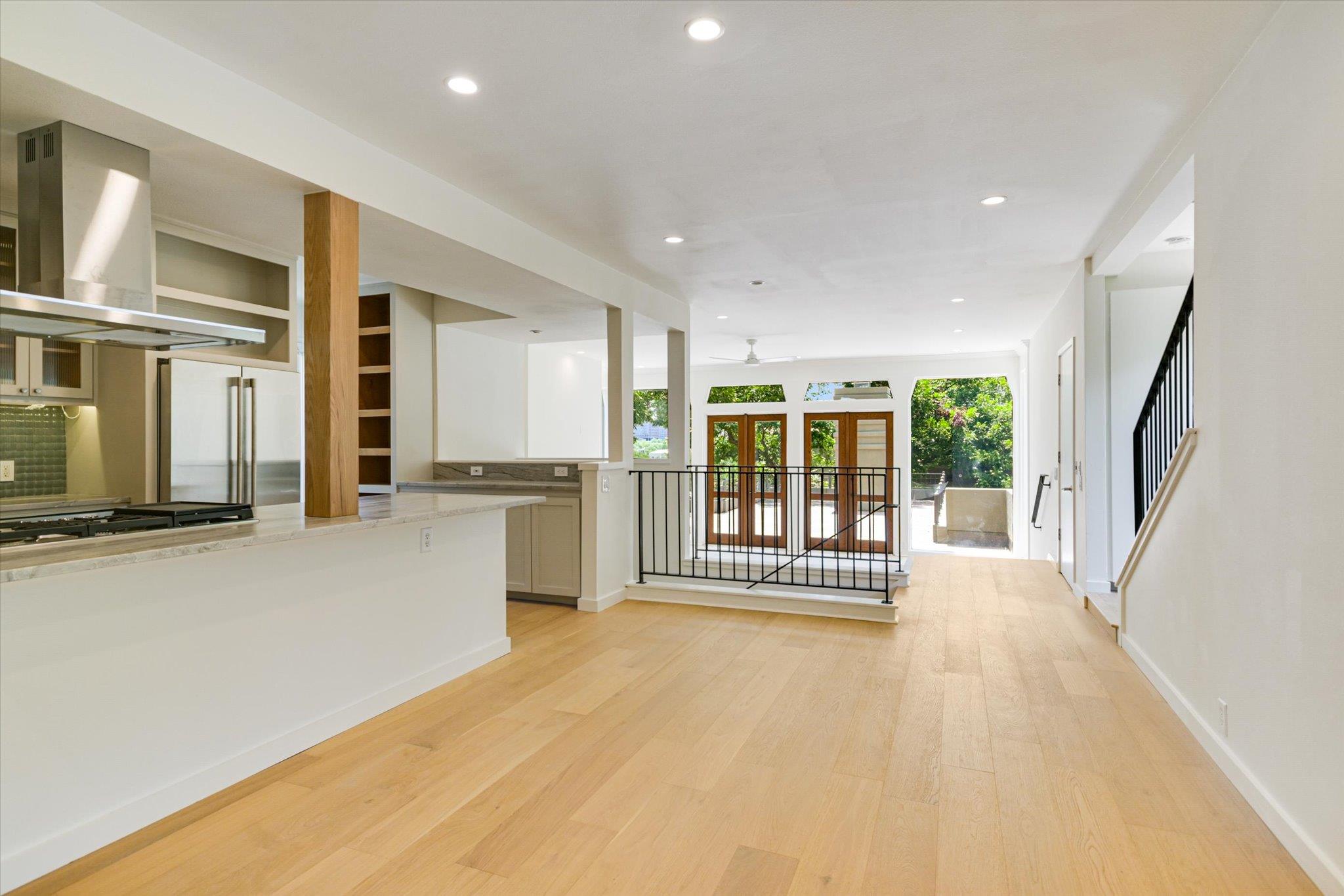 1111 W 12th ST # 118