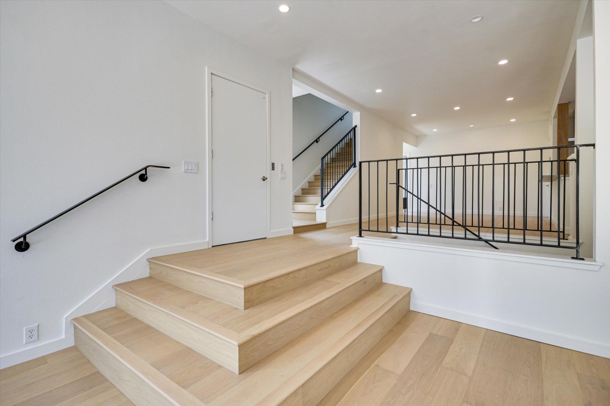 1111 W 12th ST # 118