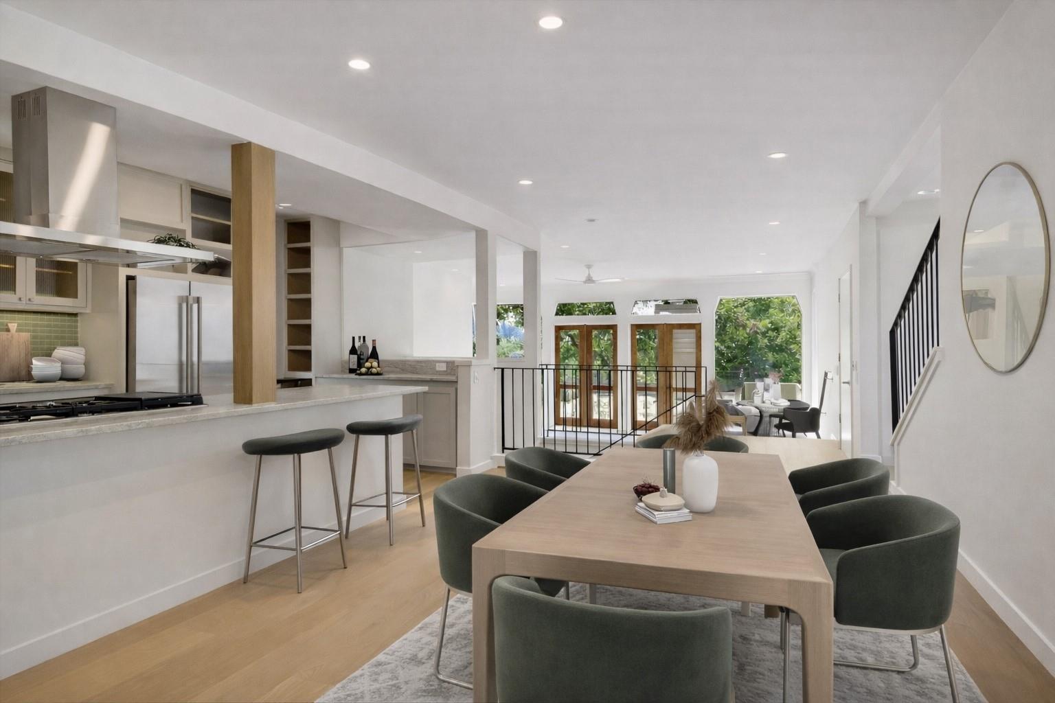 1111 W 12th ST # 118