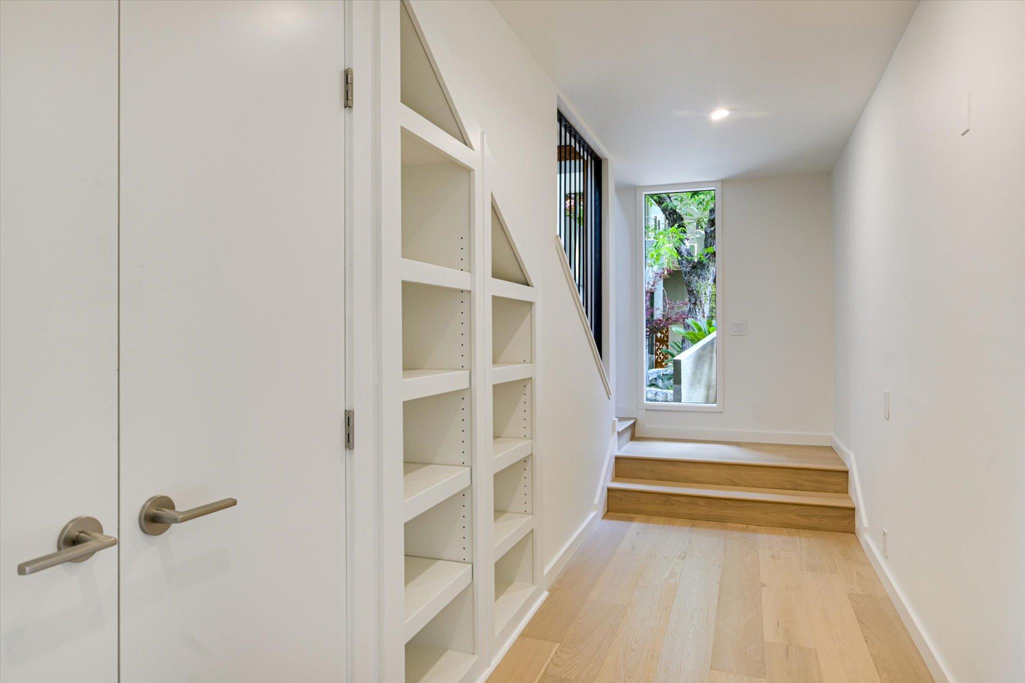 1111 W 12th ST # 118