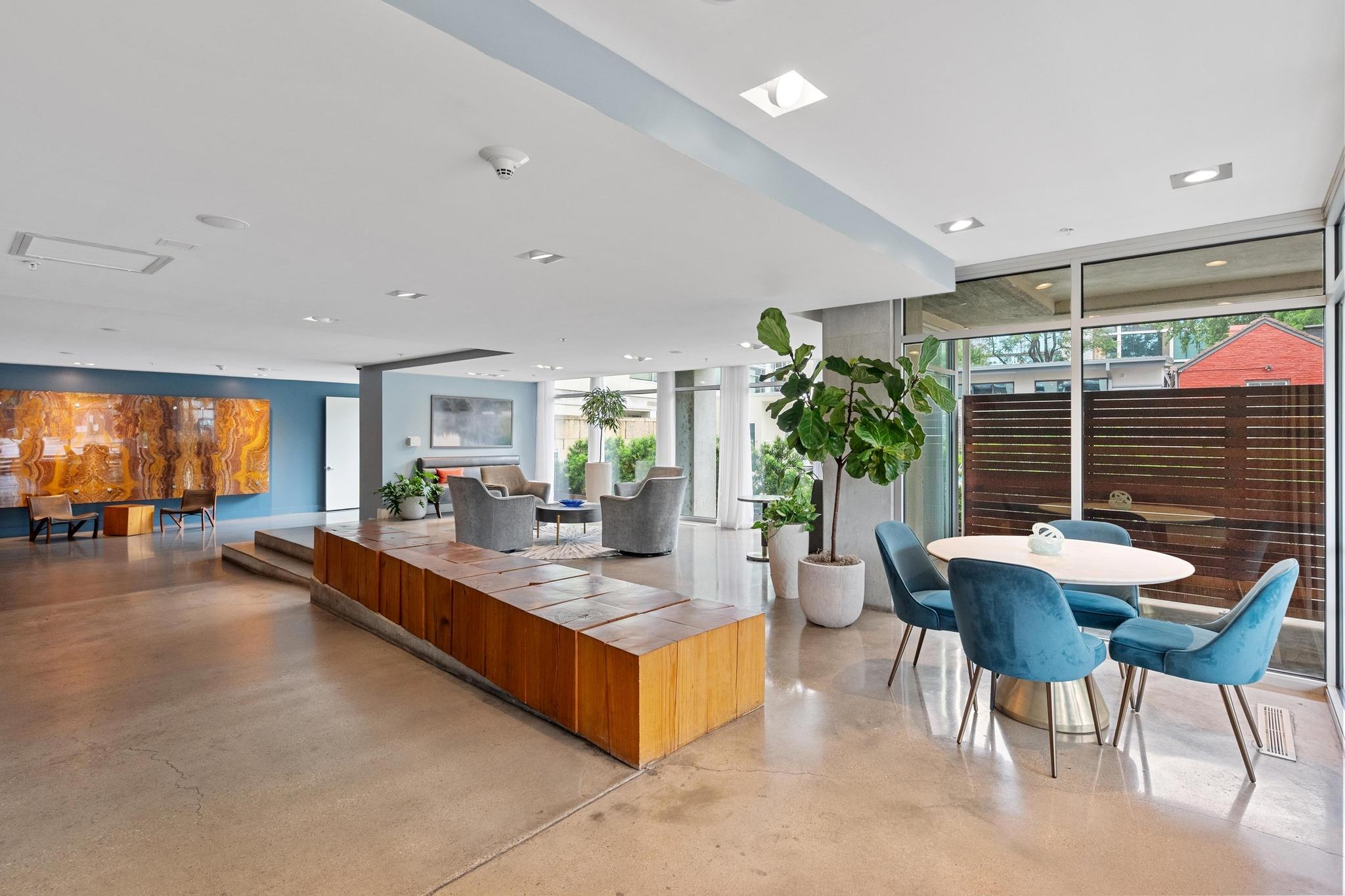 210 Lee Barton DR # 401