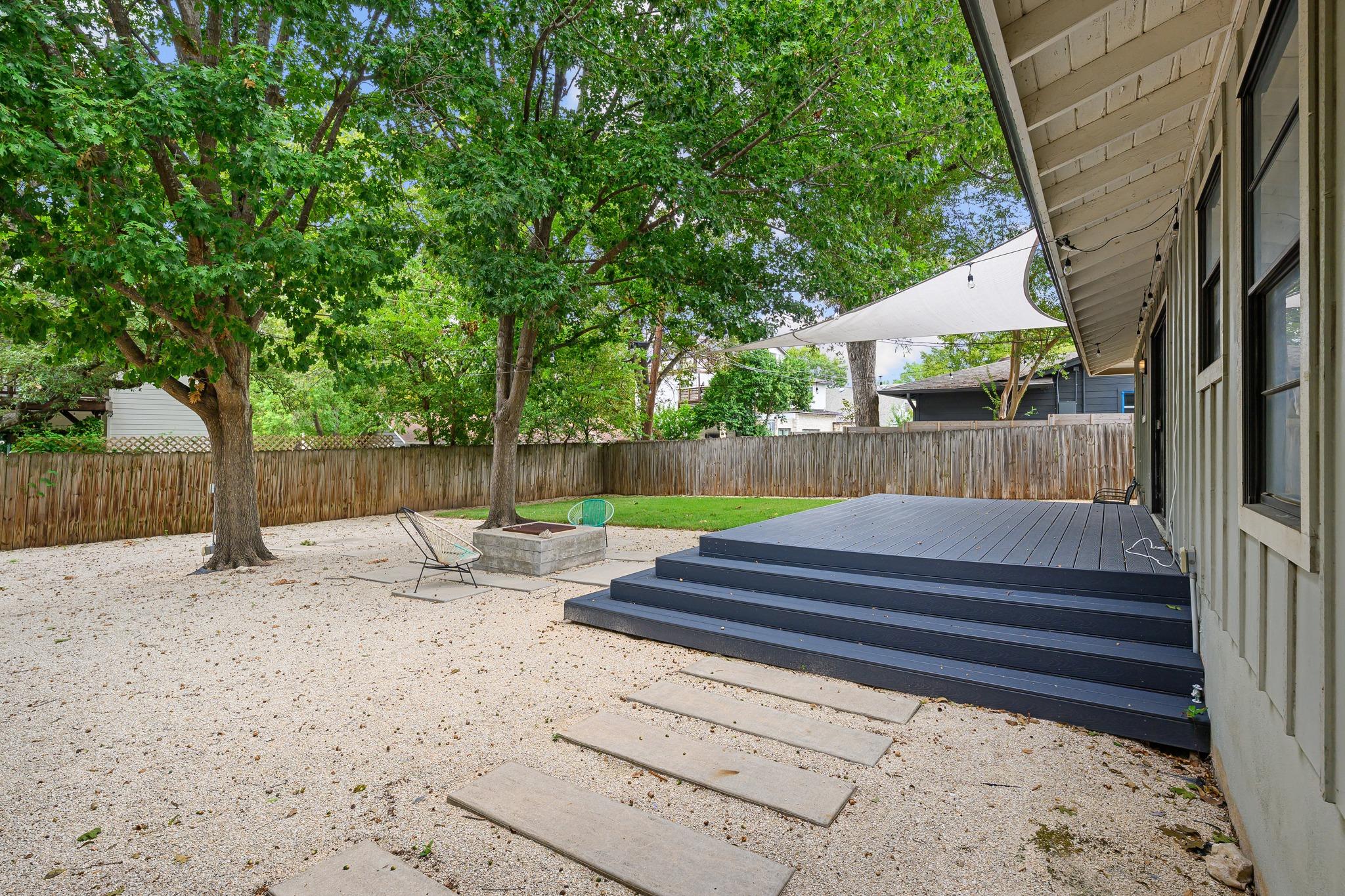 2506 East Side DR