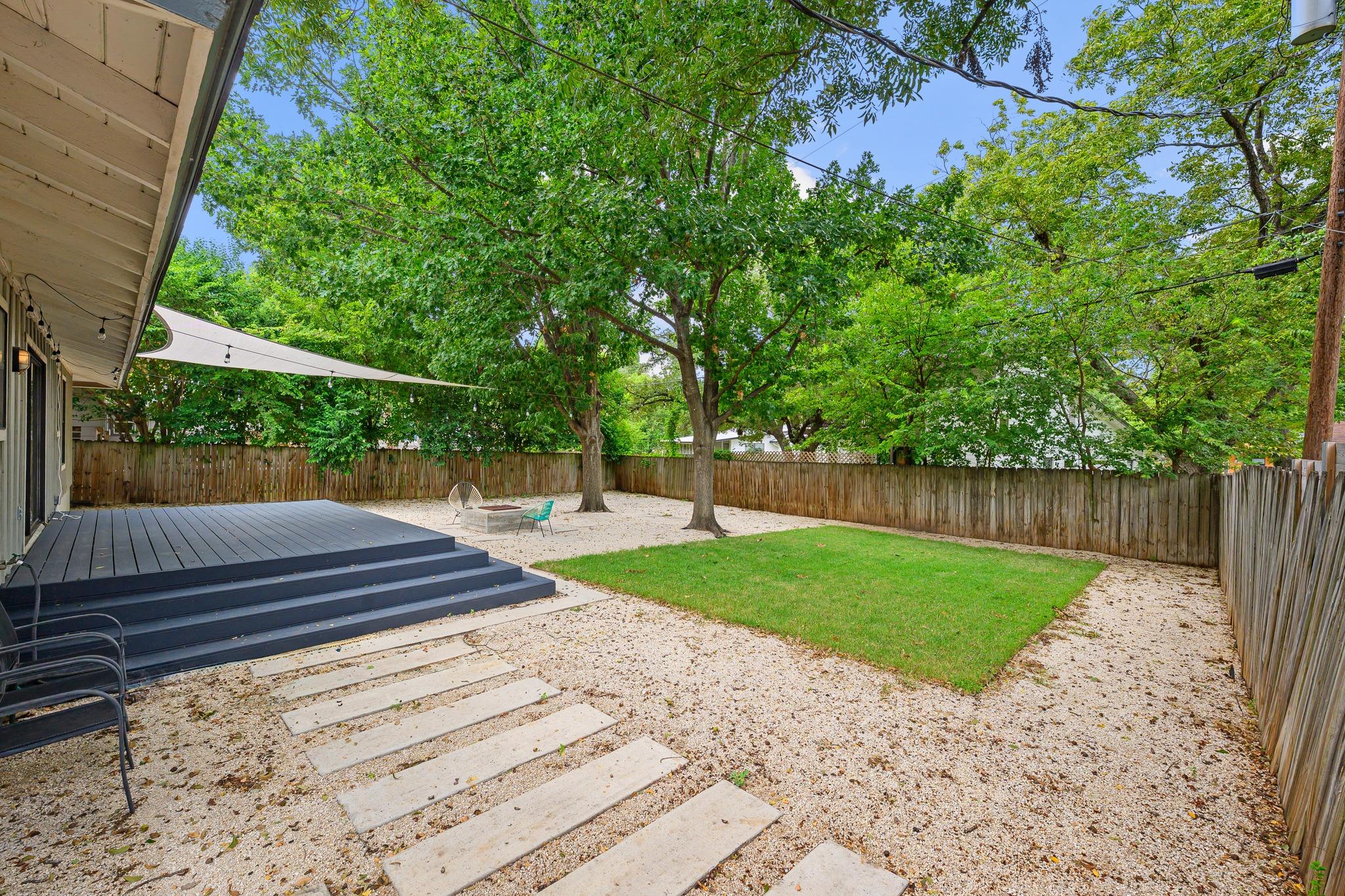 2506 East Side DR