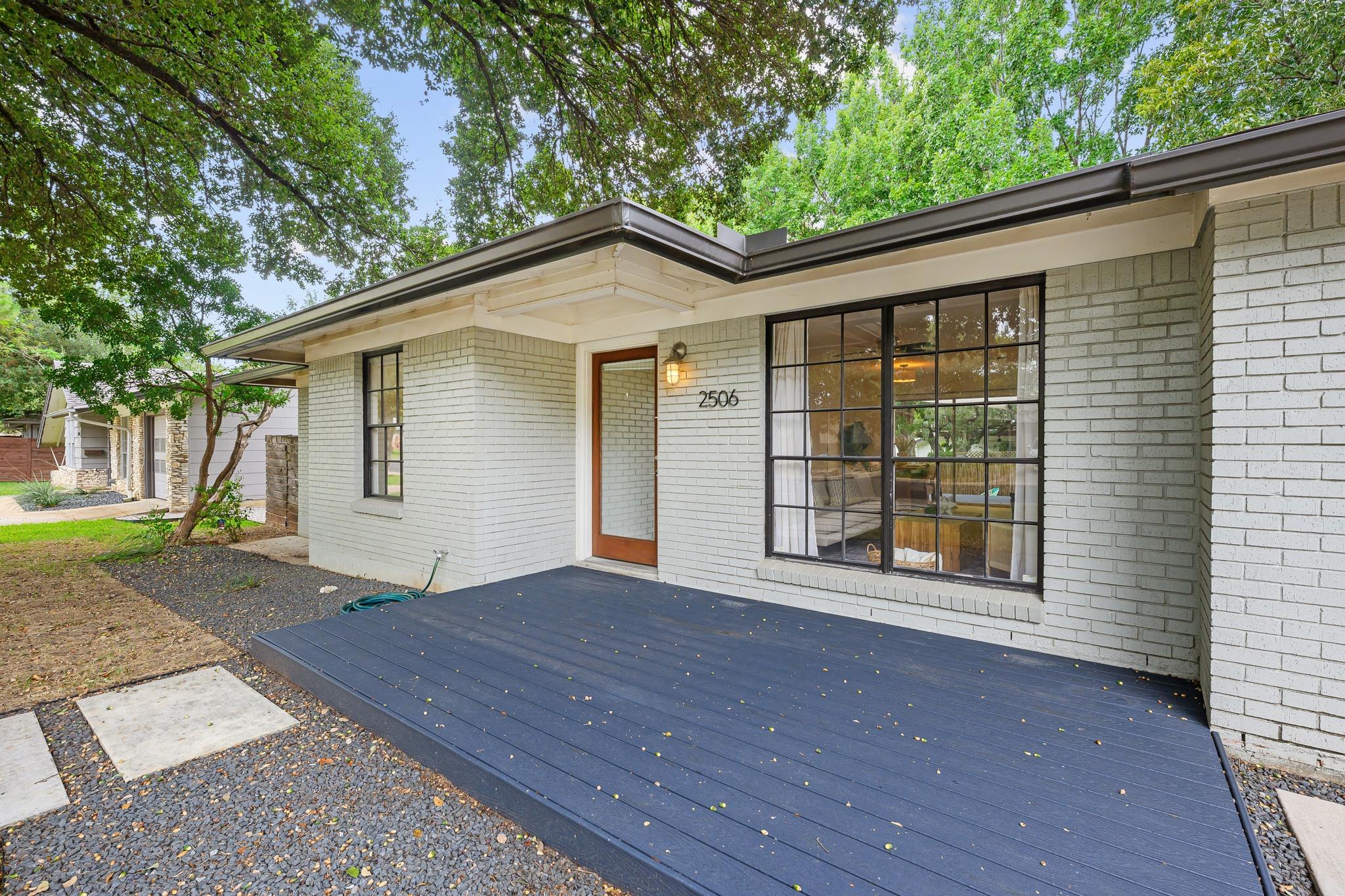 2506 East Side DR