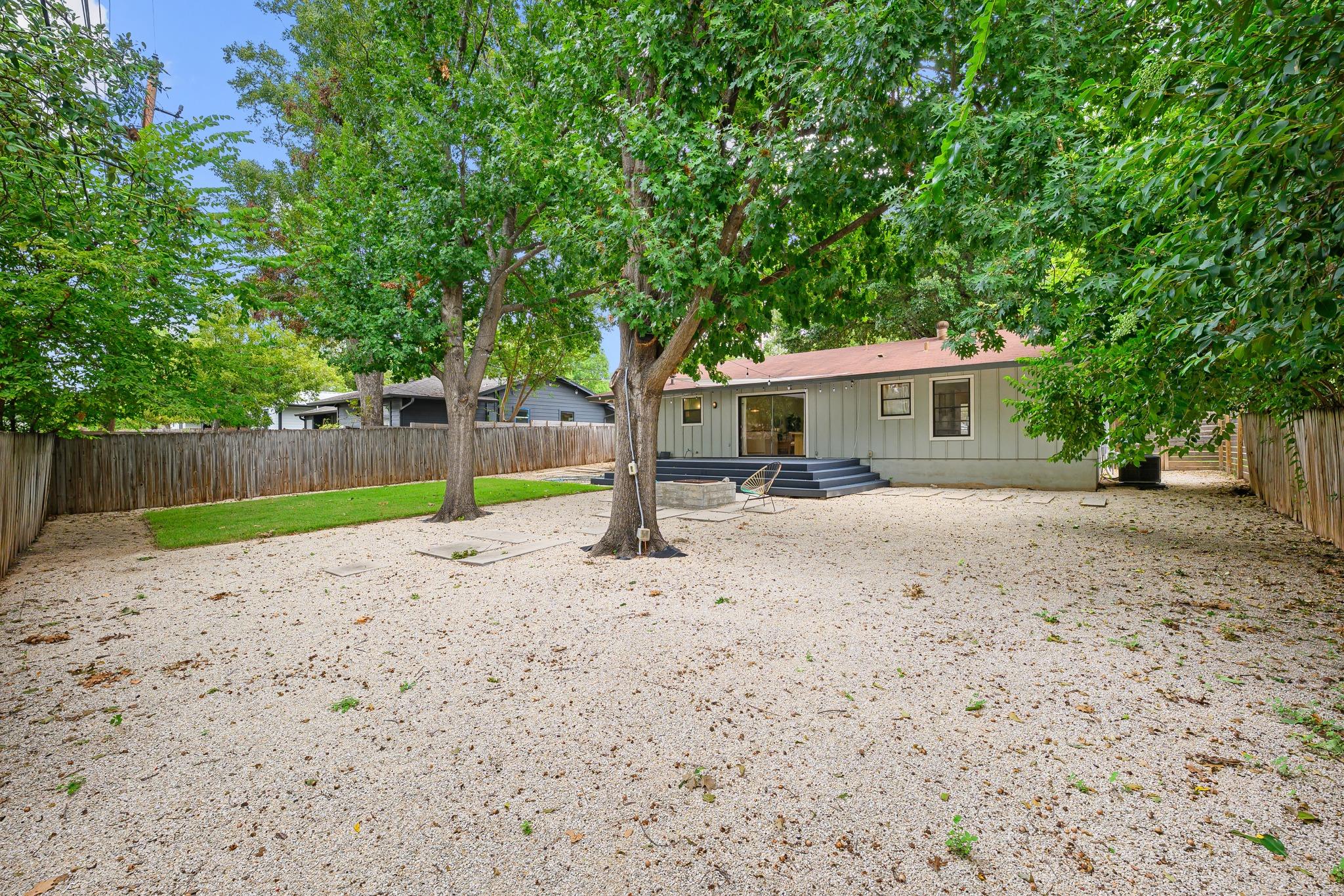 2506 East Side DR